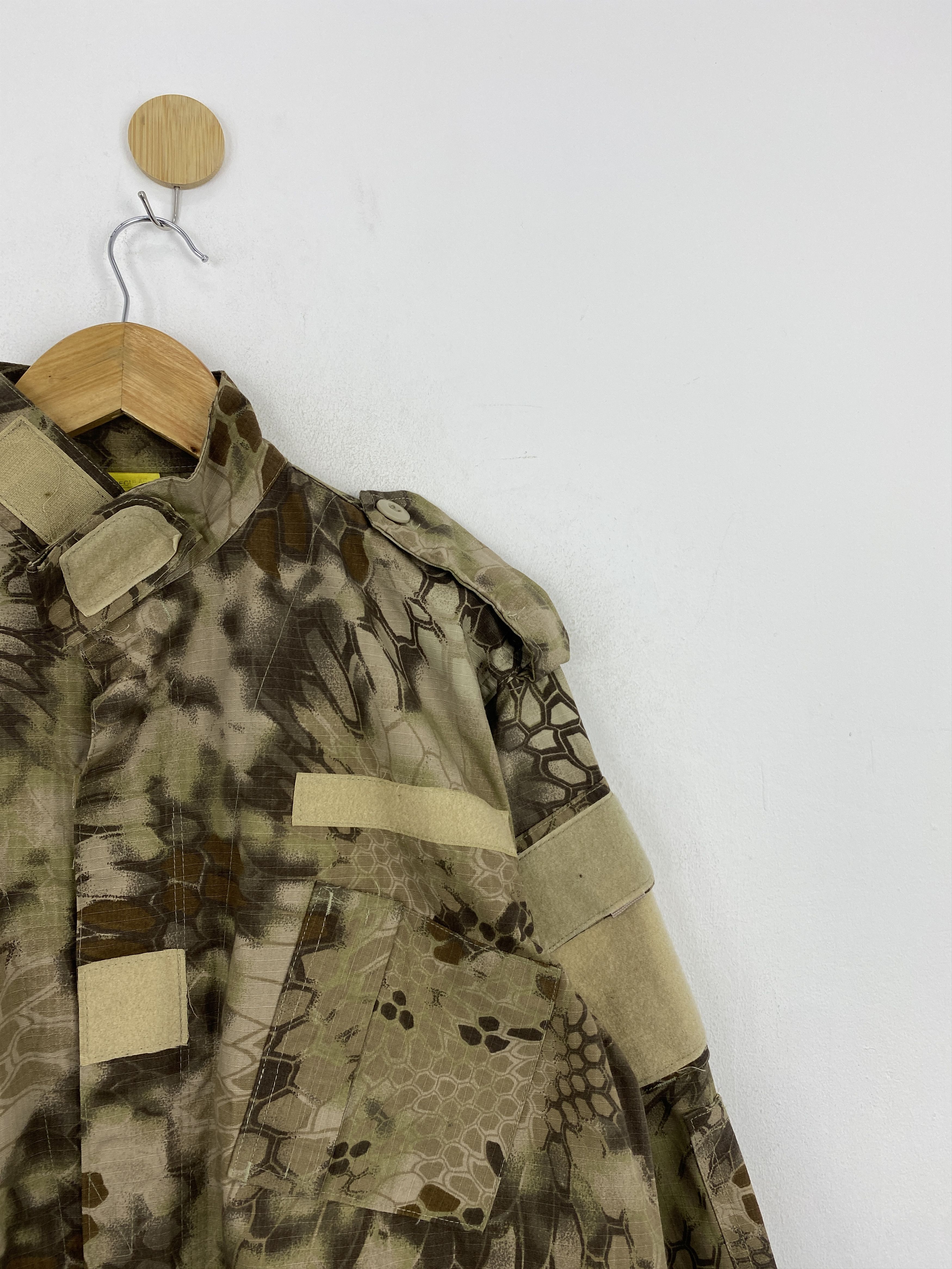 Vintage Vintage Military Camouflage Army Issue Tactical Jacket J1895 Size US L / EU 52-54 / 3 - 6 Thumbnail