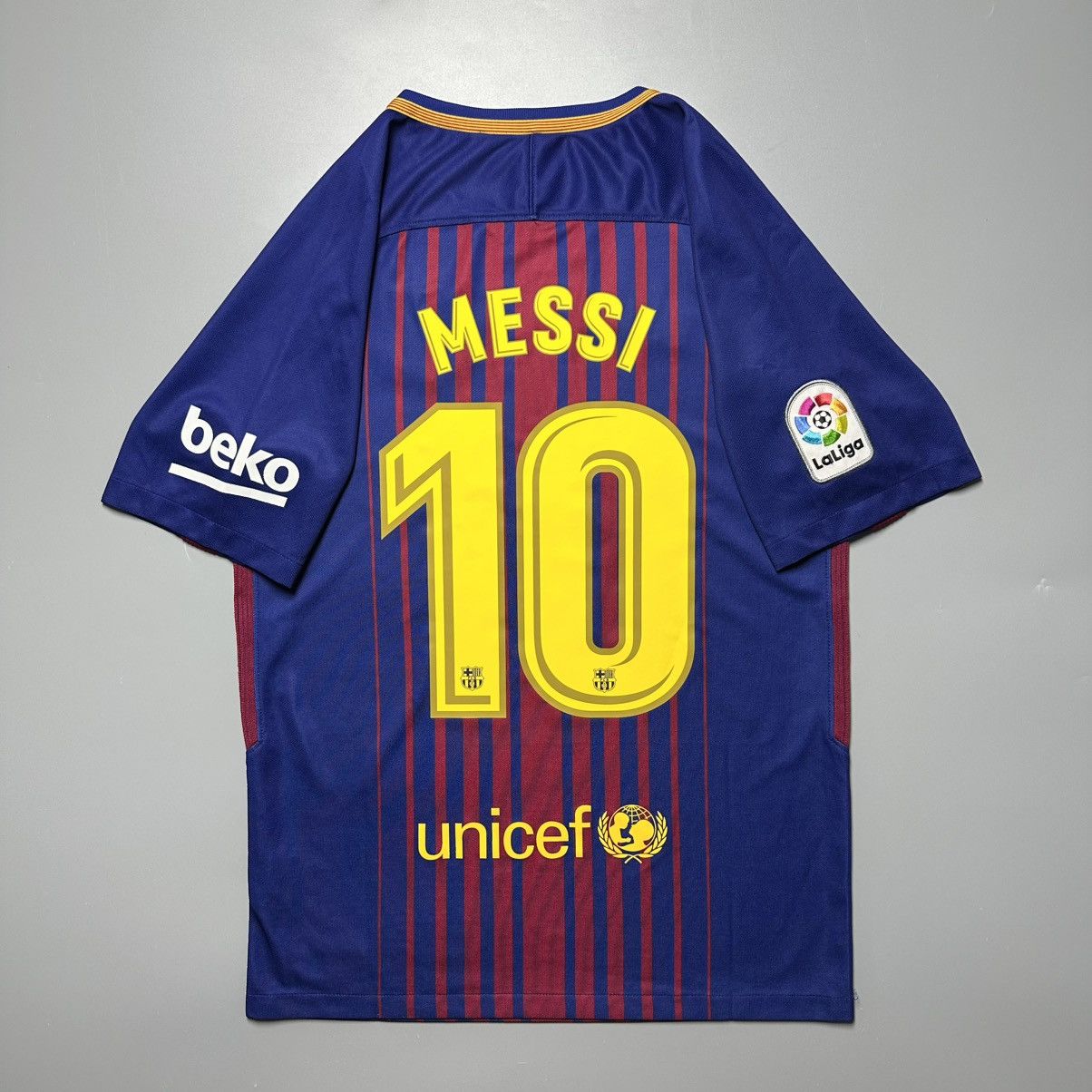 Nike BARCELONA NIKE 2017/2018 FOOTBALL HOME JERSEY #10 MESSI Size US S / EU 44-46 / 1 - 1 Thumbnail