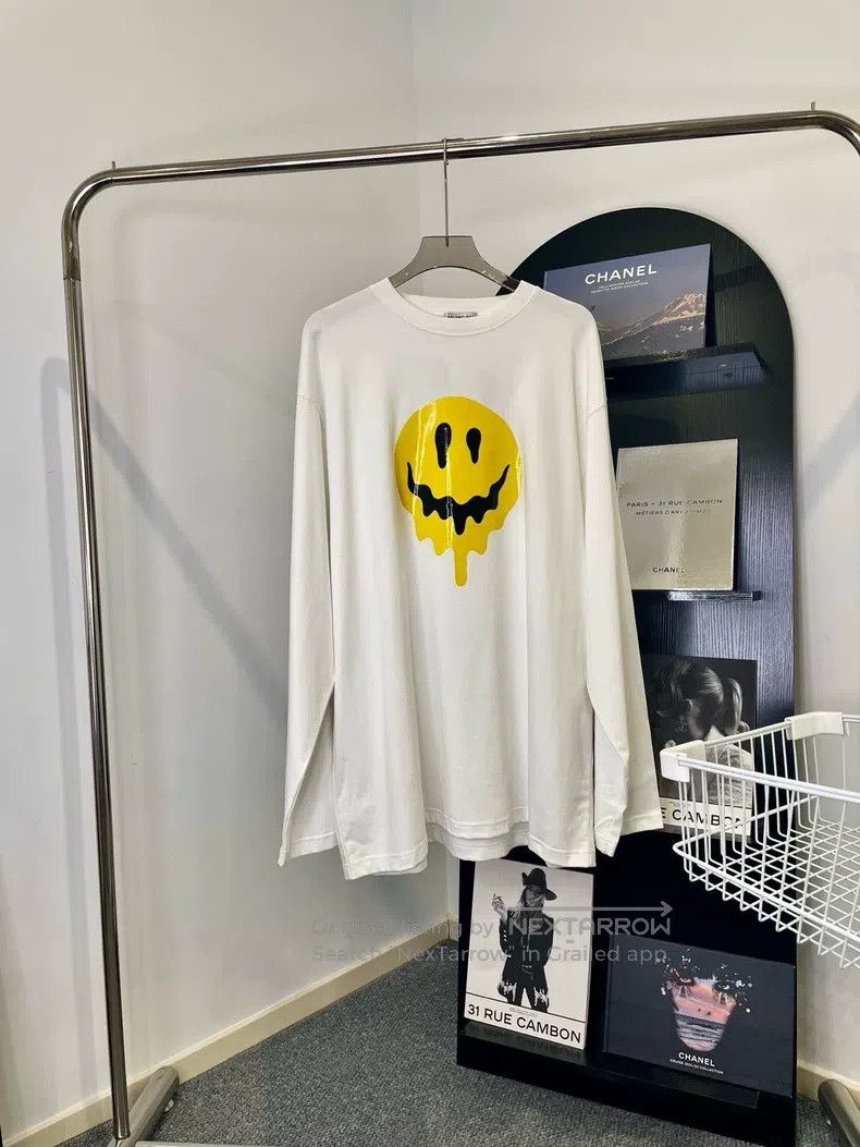 Balenciaga Balenciaga Smiling Face Printed Casual Long Sleeve White T Size US M / EU 48-50 / 2 - 1 Thumbnail