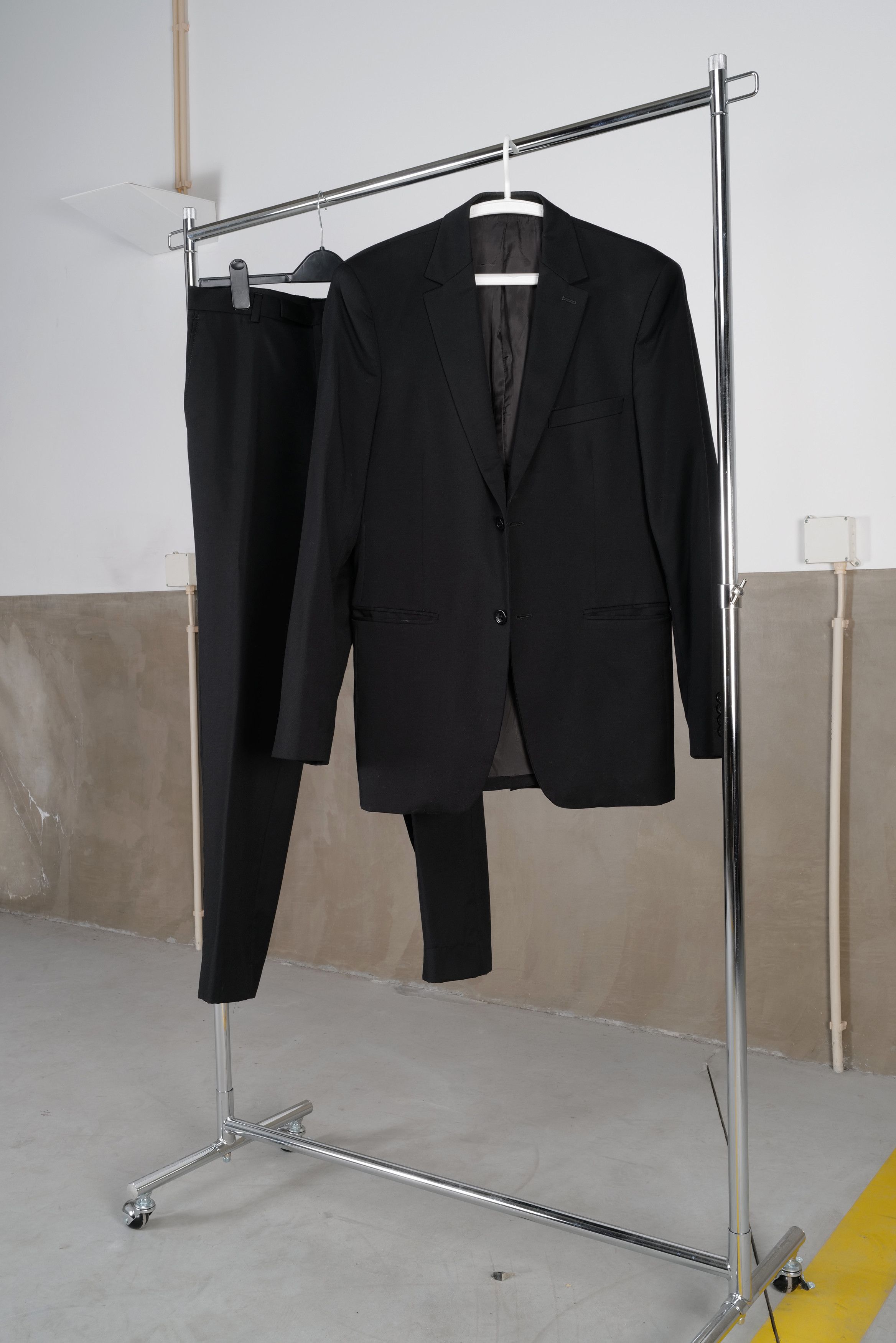 Arrow Arrow black pure wool suit Size 48R - 2 Thumbnail
