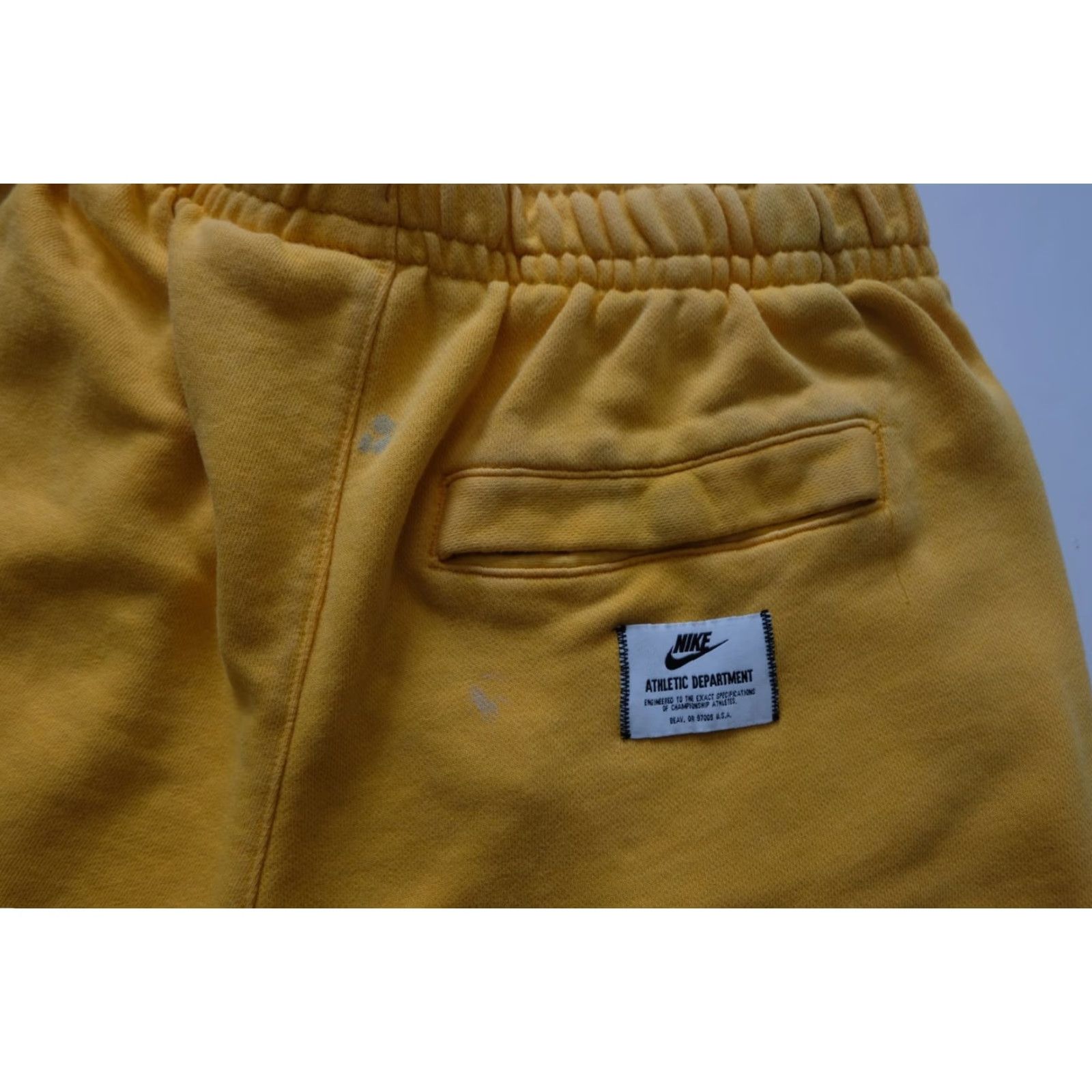 Nike VINTAGE NIKE ESSENTIAL SPORTSWEAR BALNK VTG Y2K DISTRESSED COTTON SHORTS Men’s SZ S 26" WAIST 19" LENGTH 10" INSEAM Yellow Size US 29 - 4 Thumbnail