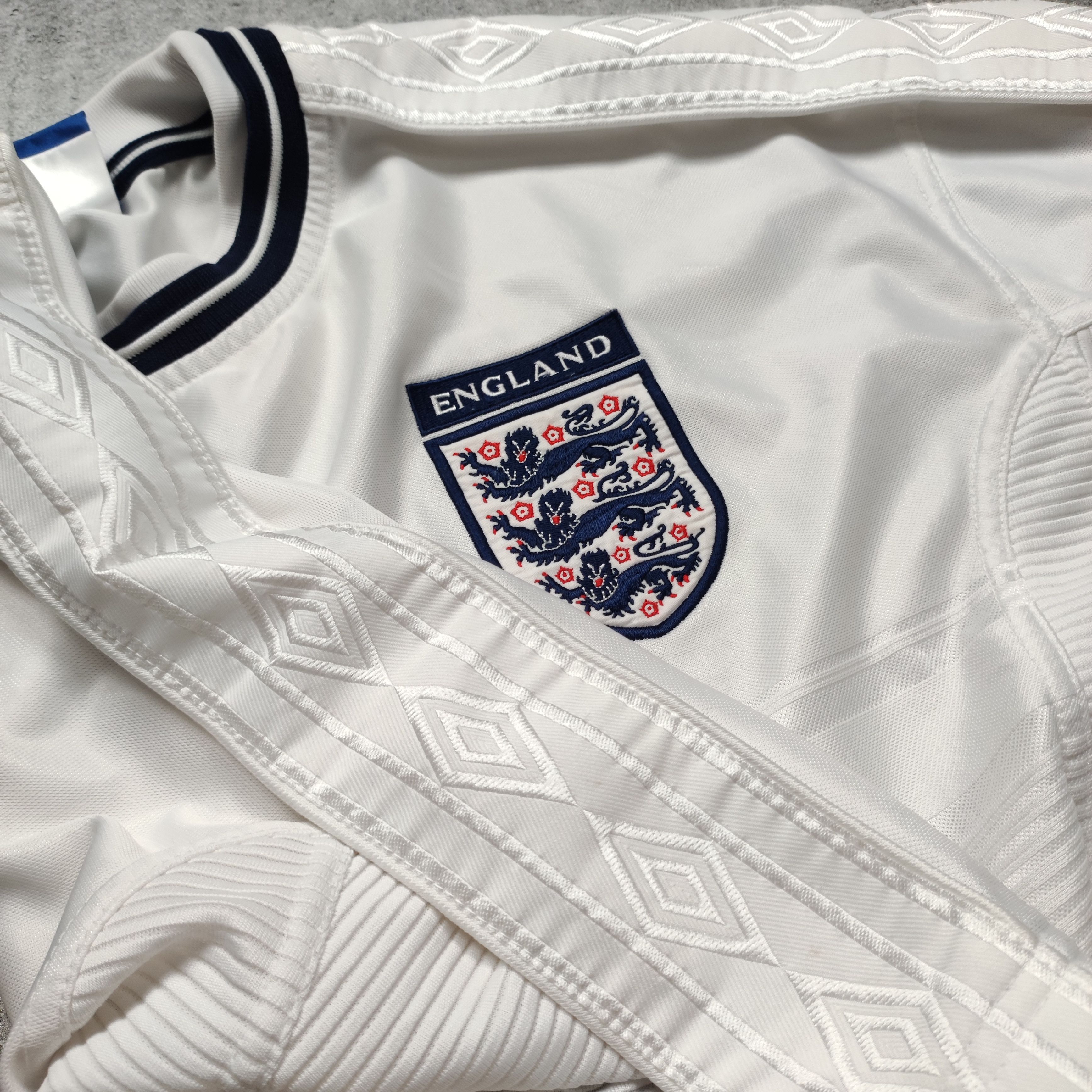 Vintage Vintage OG 1999 Umbro x England National Team Jersey Size US L / EU 52-54 / 3 - 6 Thumbnail