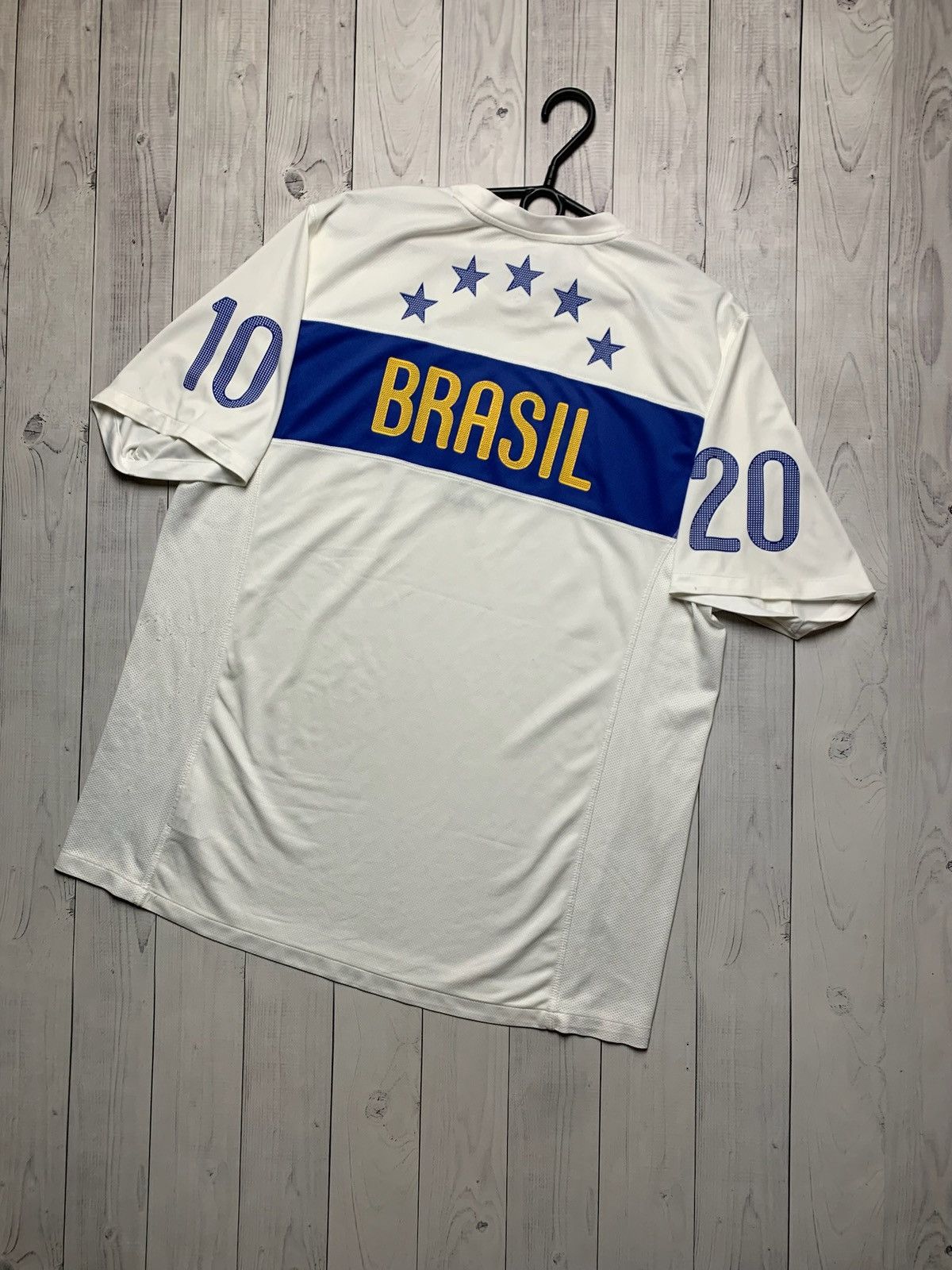 Nike × Vintage Vintage Brazil Nike soccer jersey white 2010 big logo XL Size US XL / EU 56 / 4 - 1 Thumbnail