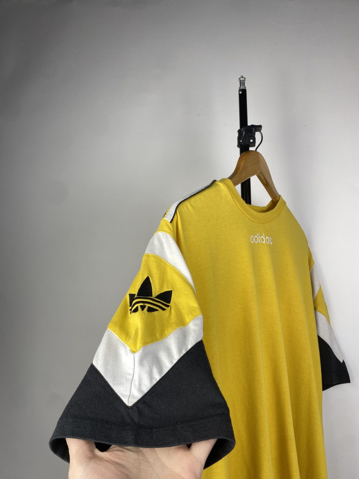 Adidas × Vintage Vintage 90s Central Logo Adidas y2k T Shirt Size US L / EU 52-54 / 3 - 3 Thumbnail