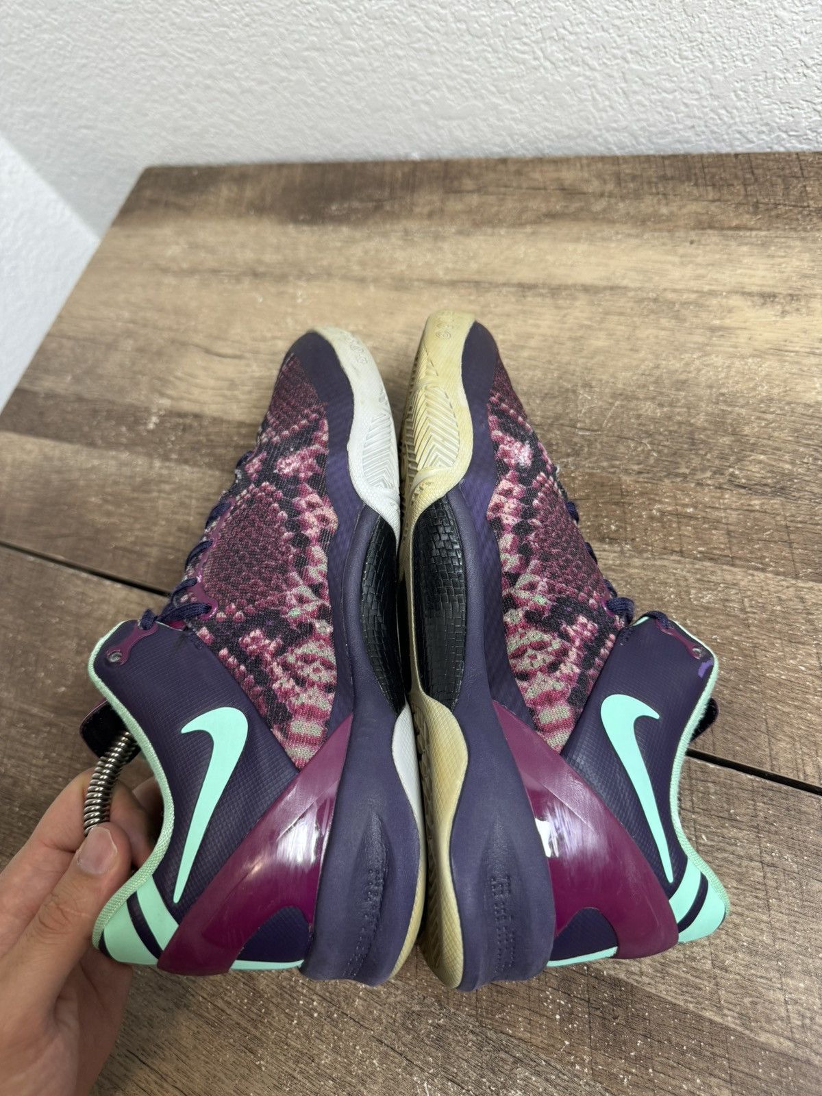 Nike Nike Kobe 8 Pit Viper Size 7Y Athletic Sneakers Mamba Size US 7 / EU 40 - 5 Thumbnail