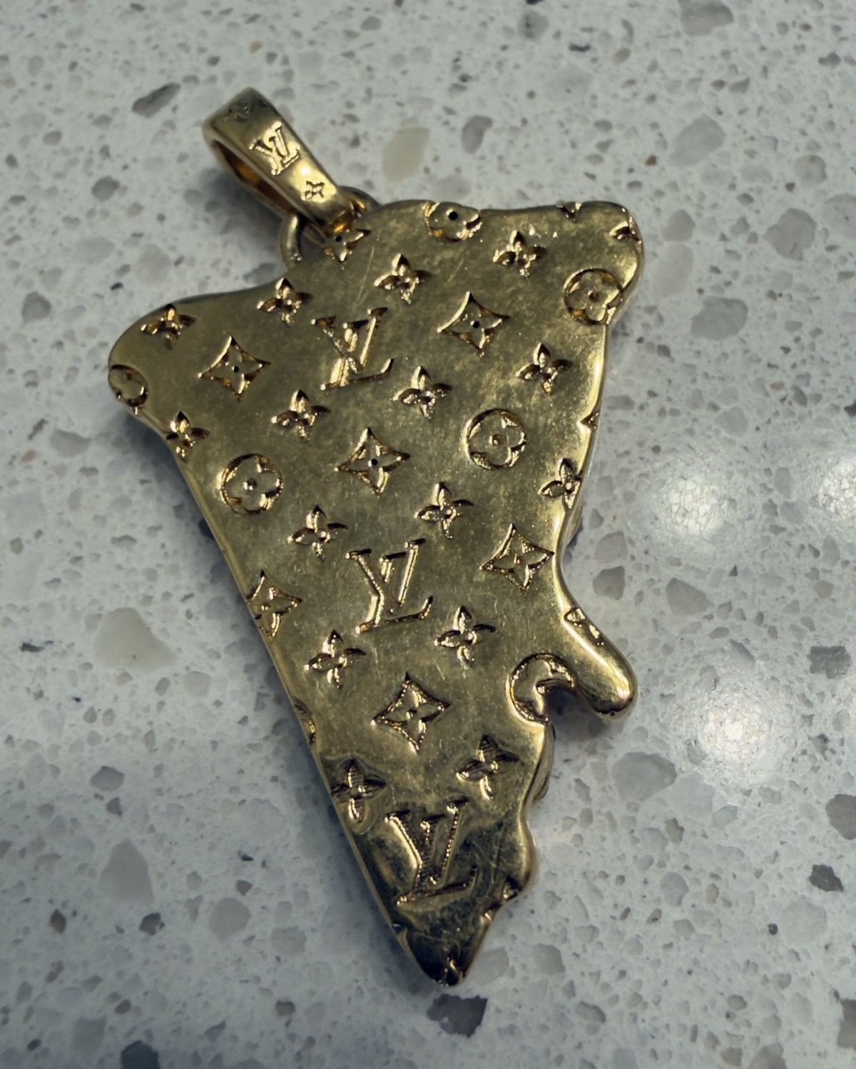 Louis Vuitton Louis Vuitton Pizza Medium Charm Size ONE SIZE - 5 Thumbnail
