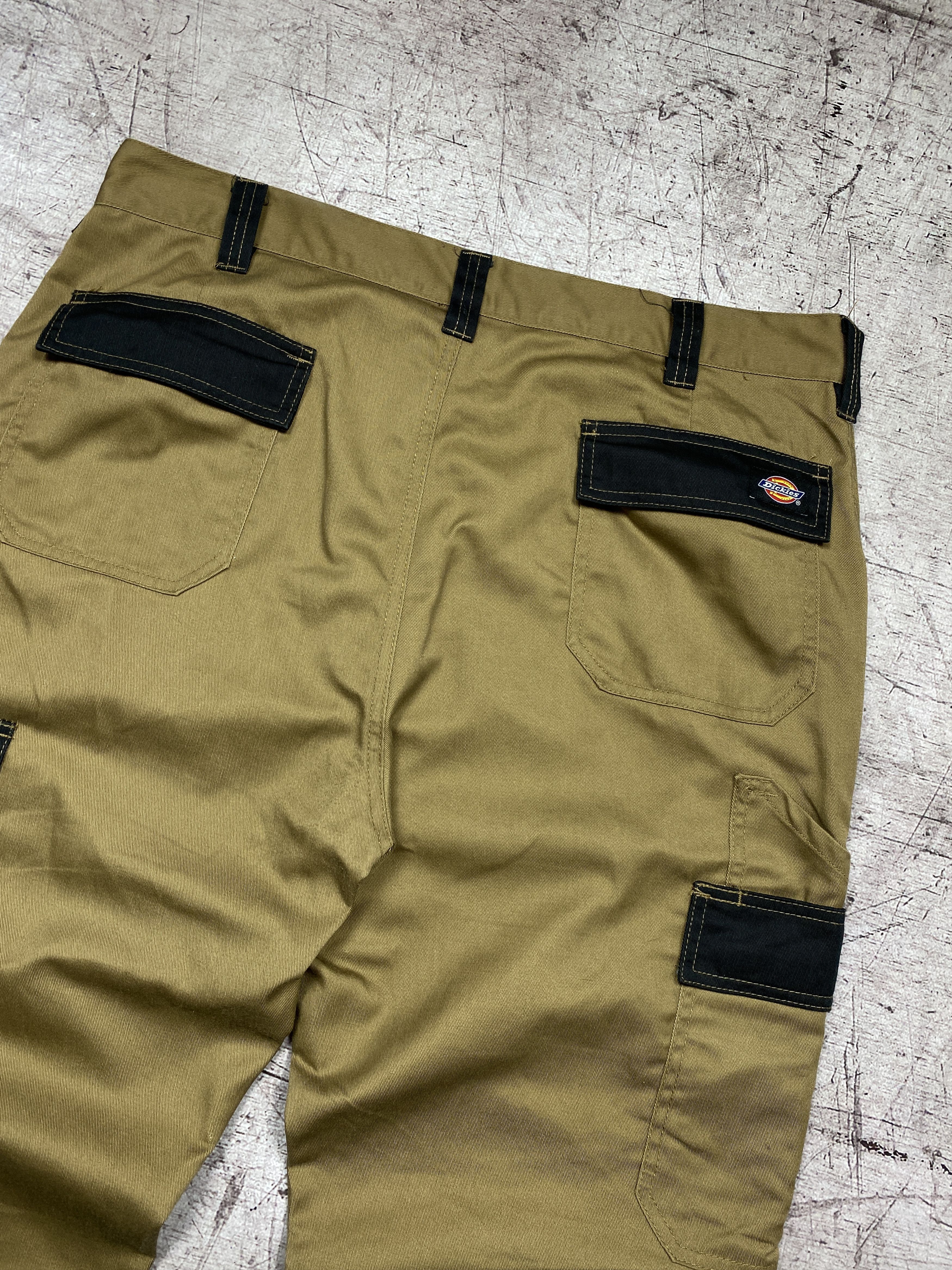 Dickies × Vintage Vintage Dickies Cargo Workwear Multi Pockets Pants Size US 38 / EU 54 - 12 Thumbnail