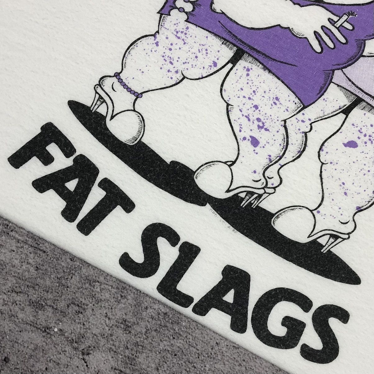 Vintage Vintage 90s Viz Comic Fat Slags Tee Size US L / EU 52-54 / 3 - 7 Thumbnail