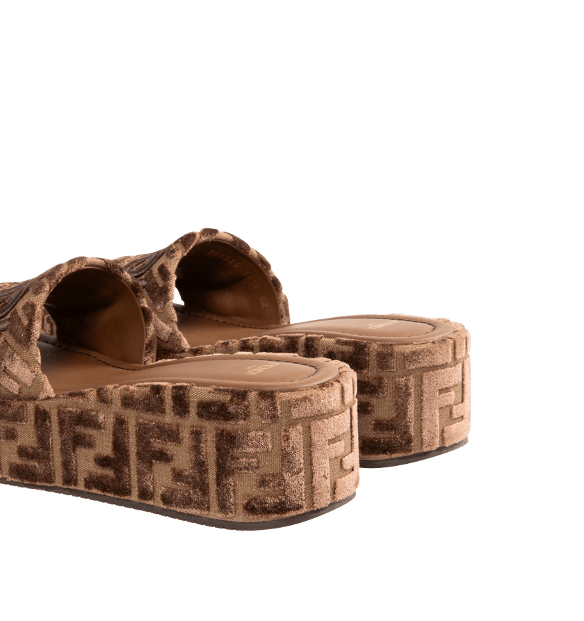 Fendi o1h1sh11225 Signature Platform Slide in Beige Size US 10 / IT 40 - 3 Thumbnail