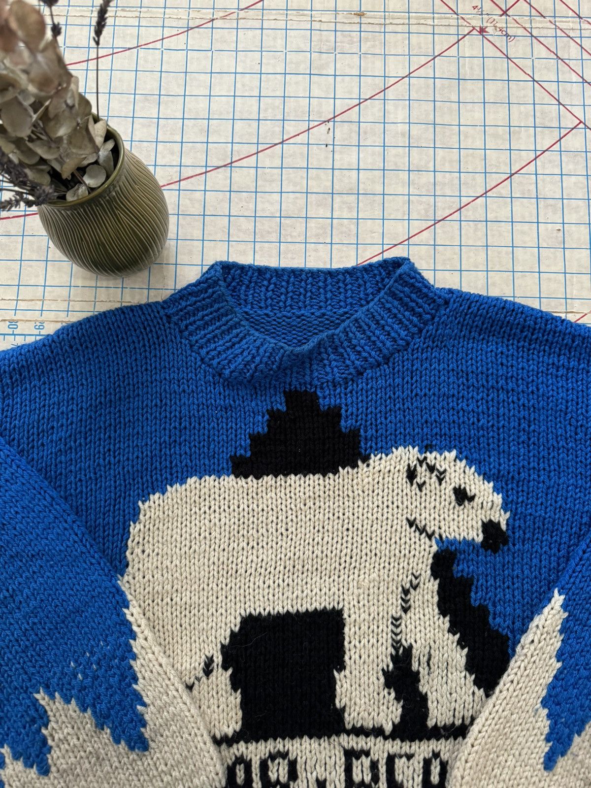Vintage Vintage 60’s Polar Bear Hand Knit Sweater Fits XL Blue Size US XL / EU 56 / 4 - 6 Thumbnail