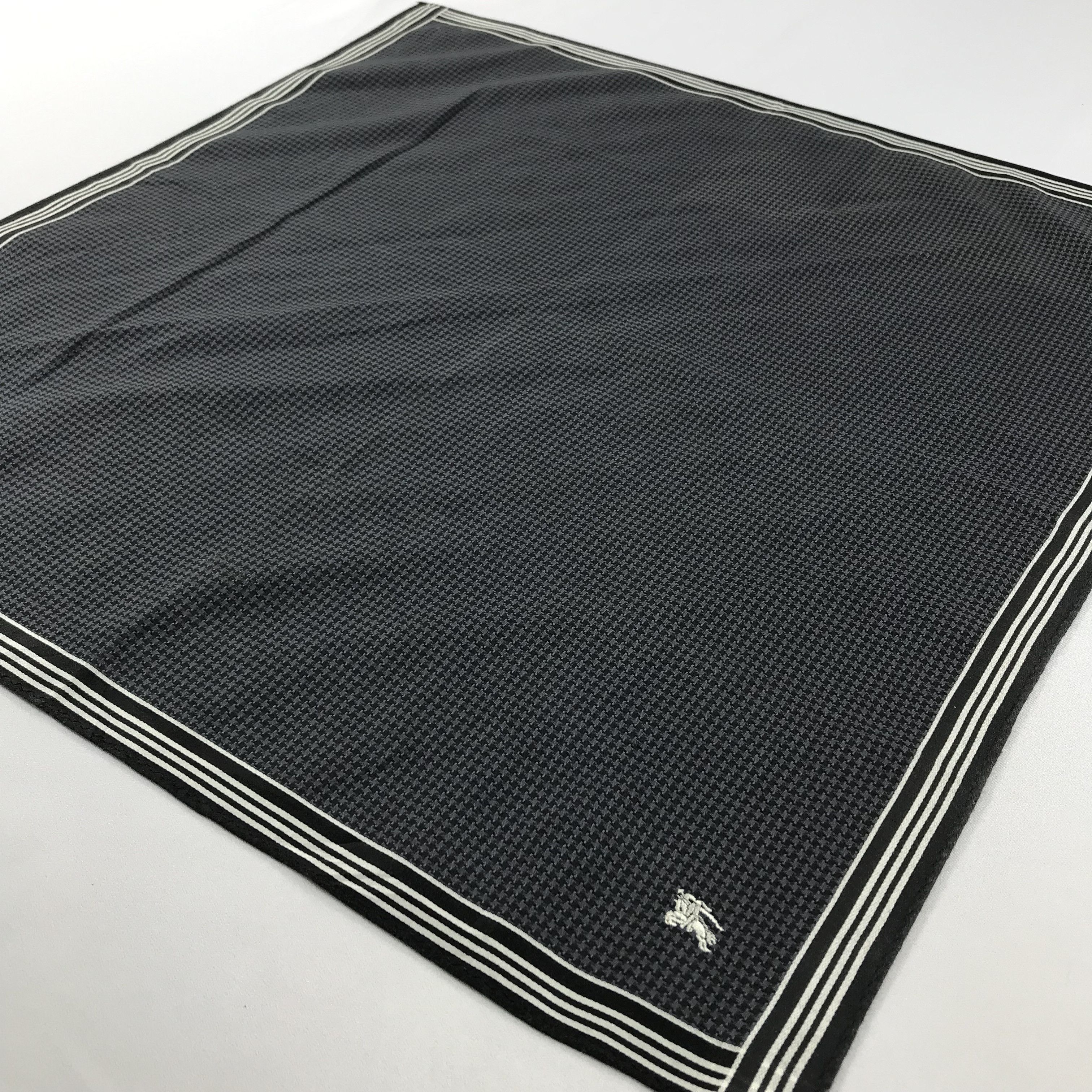 Burberry × Vintage Burberry Bandana / Handkerchief / Neckerchief - S2472 Size ONE SIZE - 2 Thumbnail