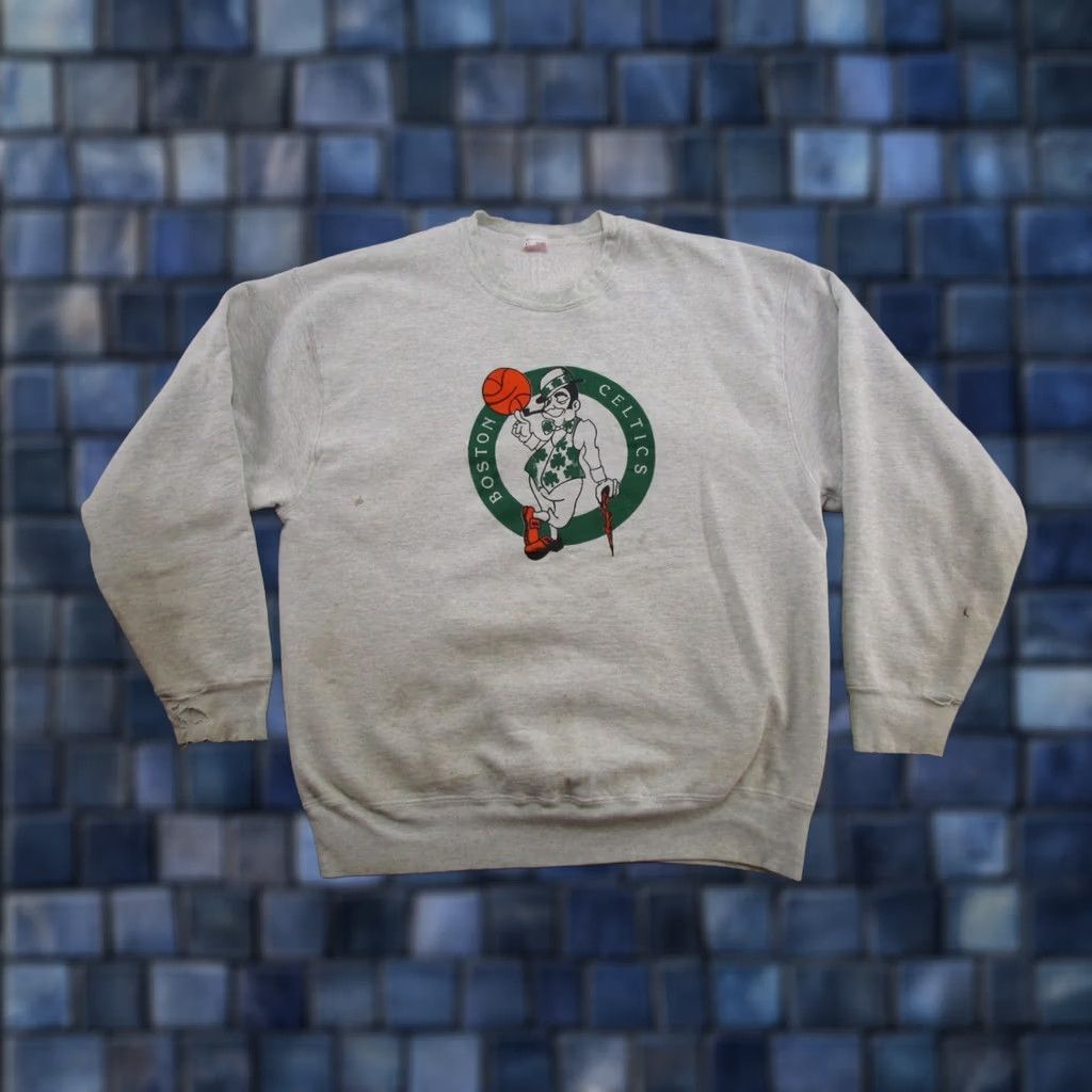 Fruit Of The Loom VINTAGE Boston Celtics Graphic Crewneck Sweatshirt Mens L Gray 90s Sports Nike Size US L / EU 52-54 / 3 - 1 Thumbnail
