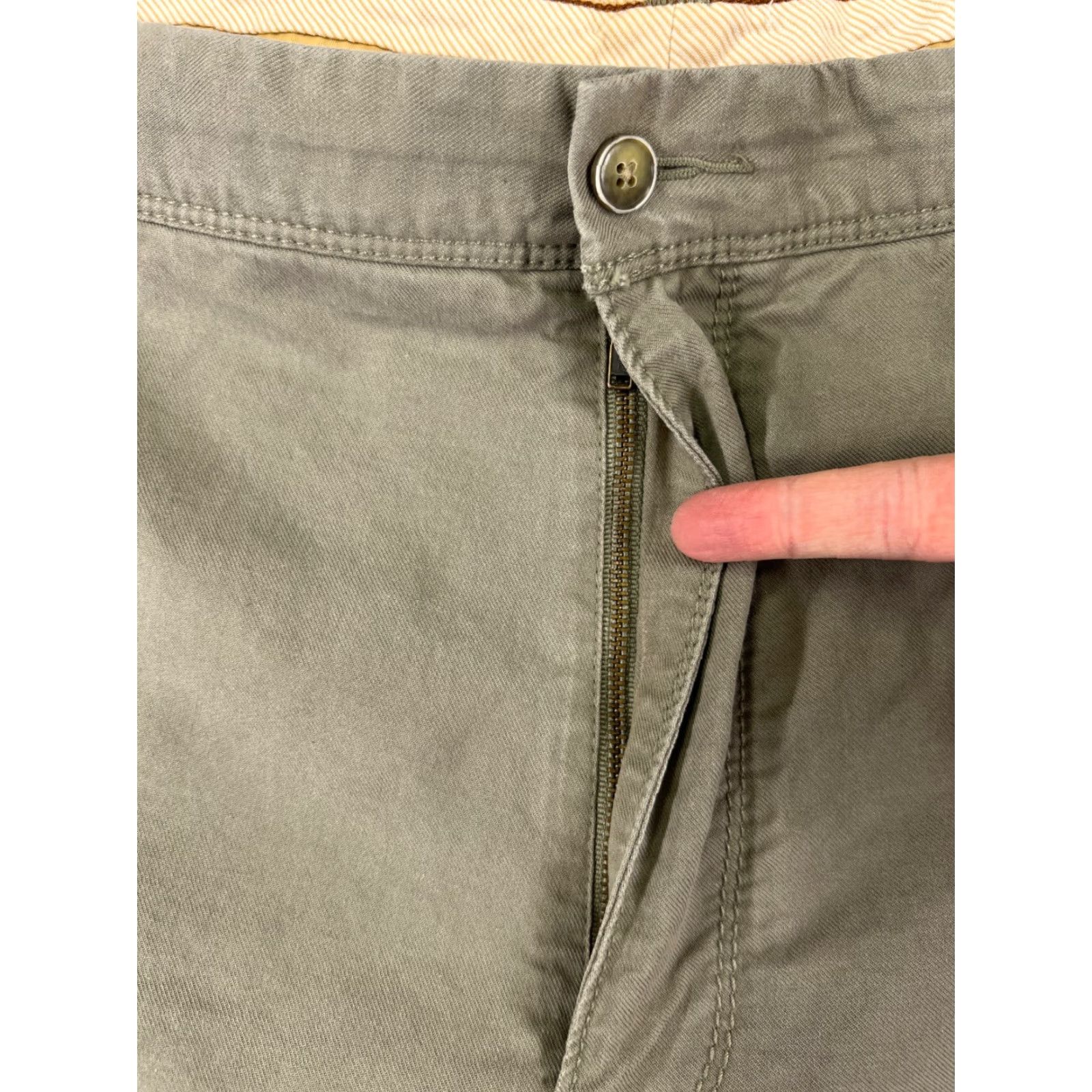 Tommy Bahama Tommy Bahama Shorts Mens 42 Beige Cotton Blend Chino Beach Aloha Casual Mens Size US 42 / EU 58 - 6 Thumbnail