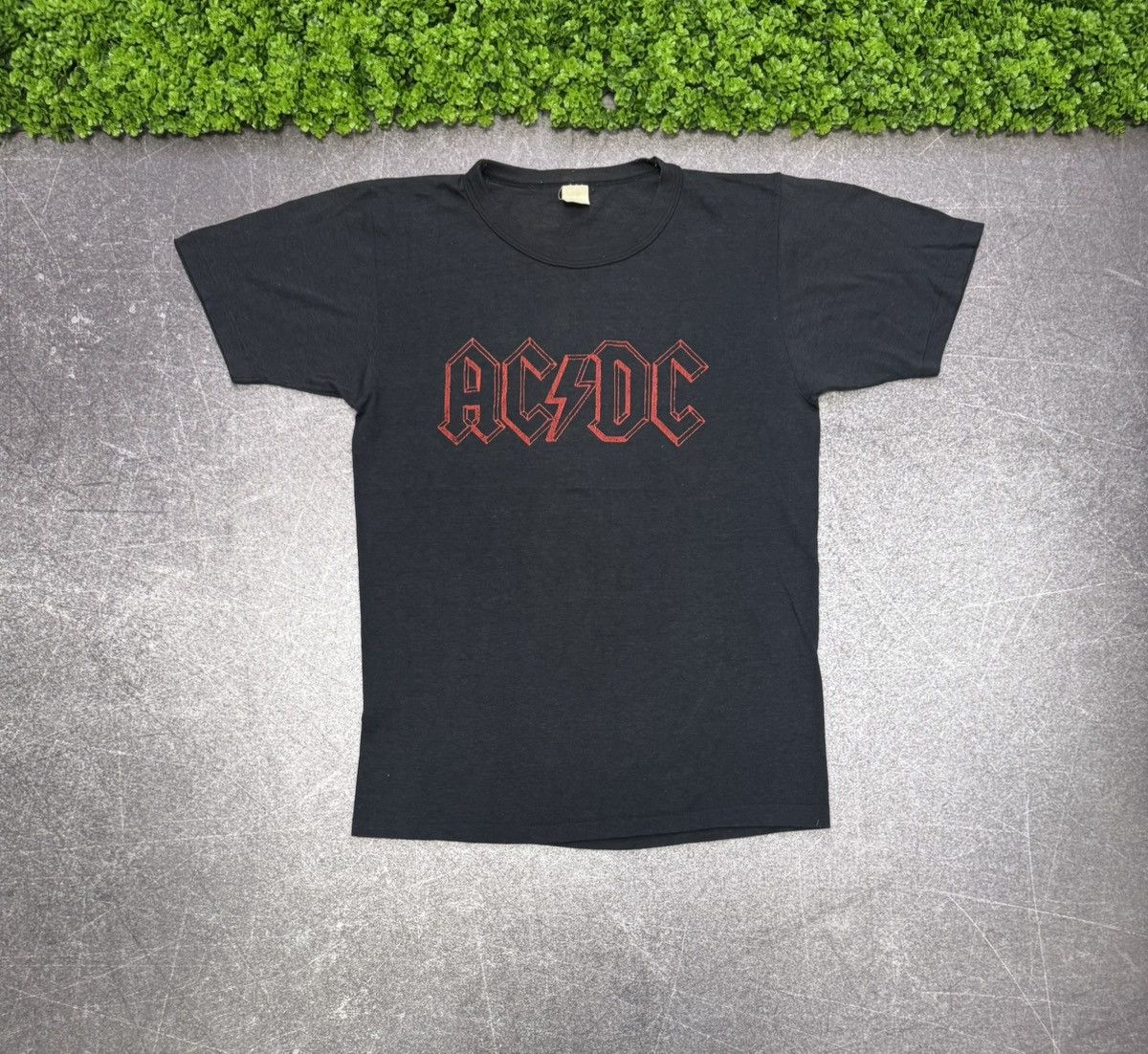 Band Tees Vintage 1979 T Shirt Highway To Hell European Tour T Shirt Size US M / EU 48-50 / 2 - 1 Thumbnail