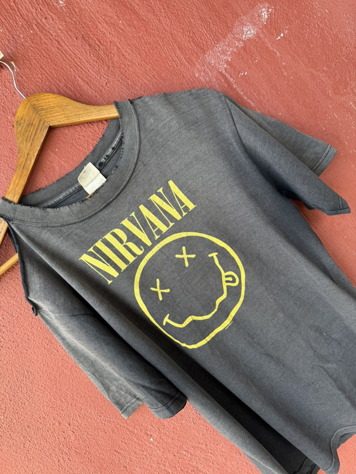 Band Tees Vintage Grunge Trash Y2K Sunfaded Nirvana Smiley 2003©️ Size US S / EU 44-46 / 1 - 3 Thumbnail