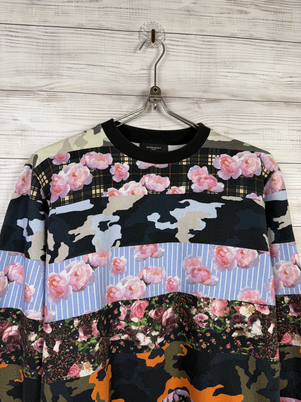 Givenchy Givenchy floral sweatshirt Size US M / EU 48-50 / 2 - 3 Thumbnail