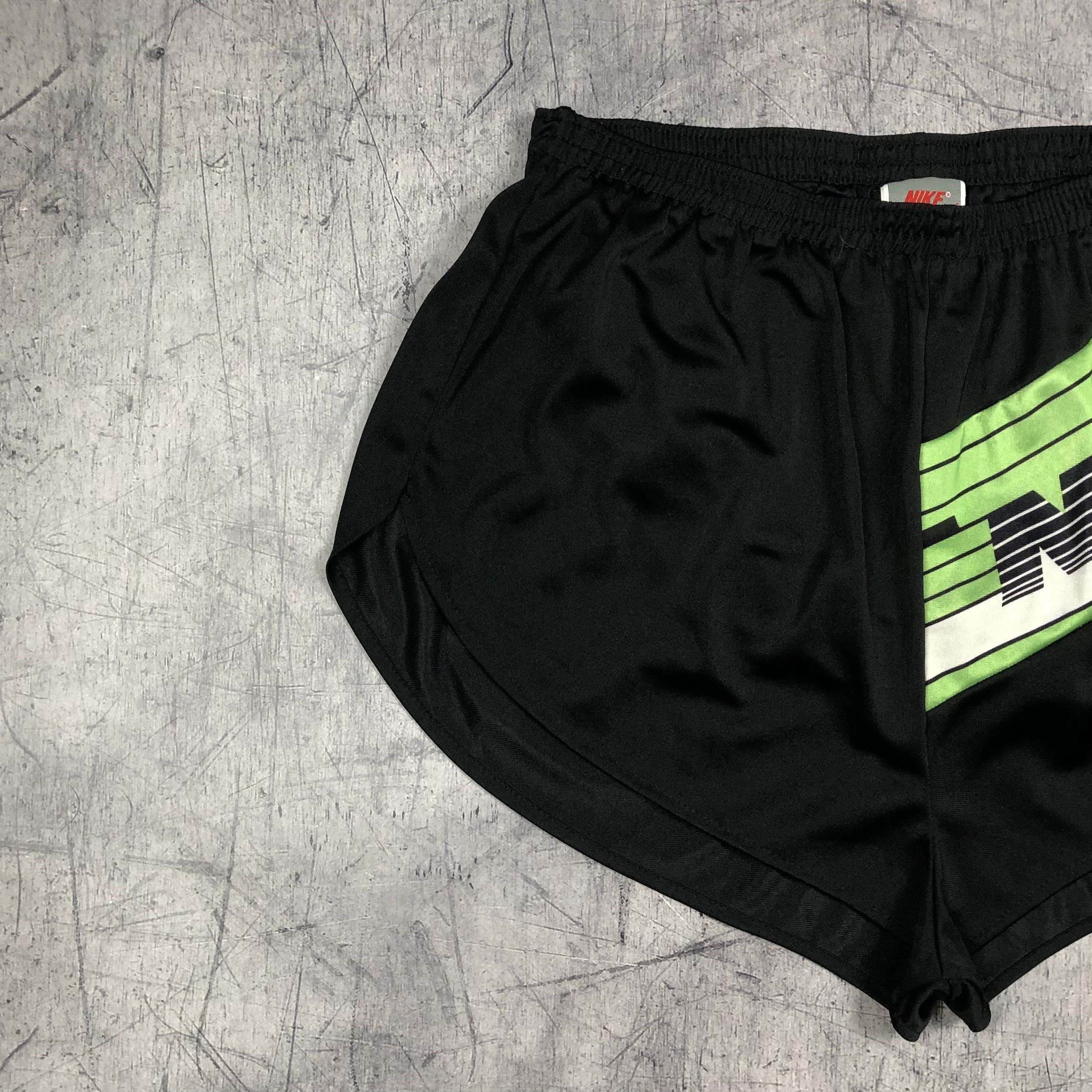 Nike 80s Nike Nylon Shorts Running Vintage Size US 40 / EU 56 - 4 Thumbnail