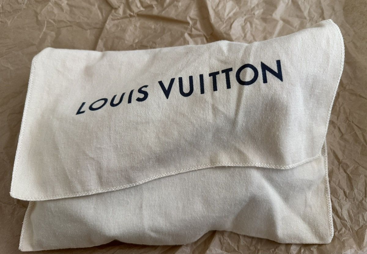 Louis Vuitton Louis Vuitton Outdoor Slingbag Taigarama Black M30741 Size ONE SIZE - 13 Thumbnail
