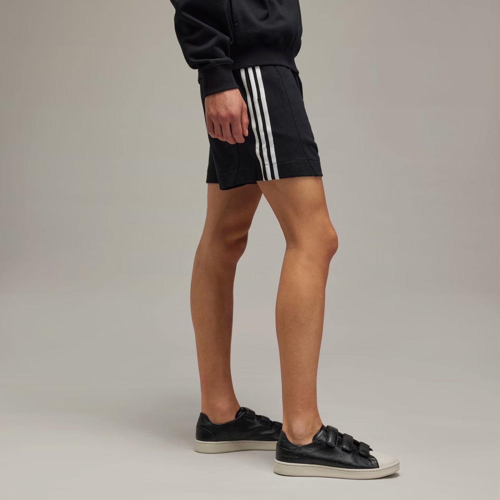 Adidas × Y-3 o1mle0526 French Terry Sweat Shorts in Black Size US 28 / EU 44 - 3 Thumbnail