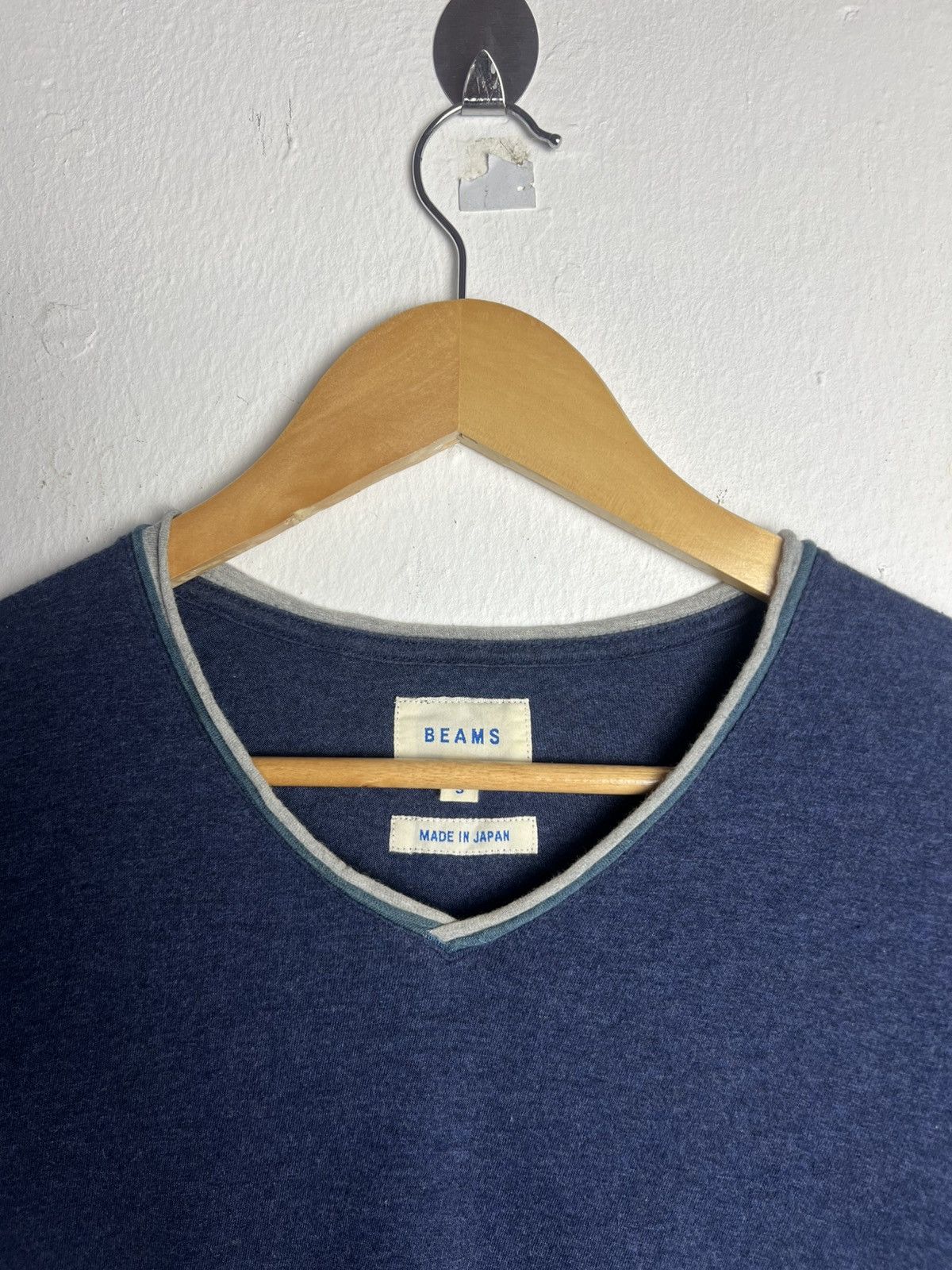 Beams Japan Beams Cut off V-Neck Japan T Shirt Size US S / EU 44-46 / 1 - 5 Thumbnail