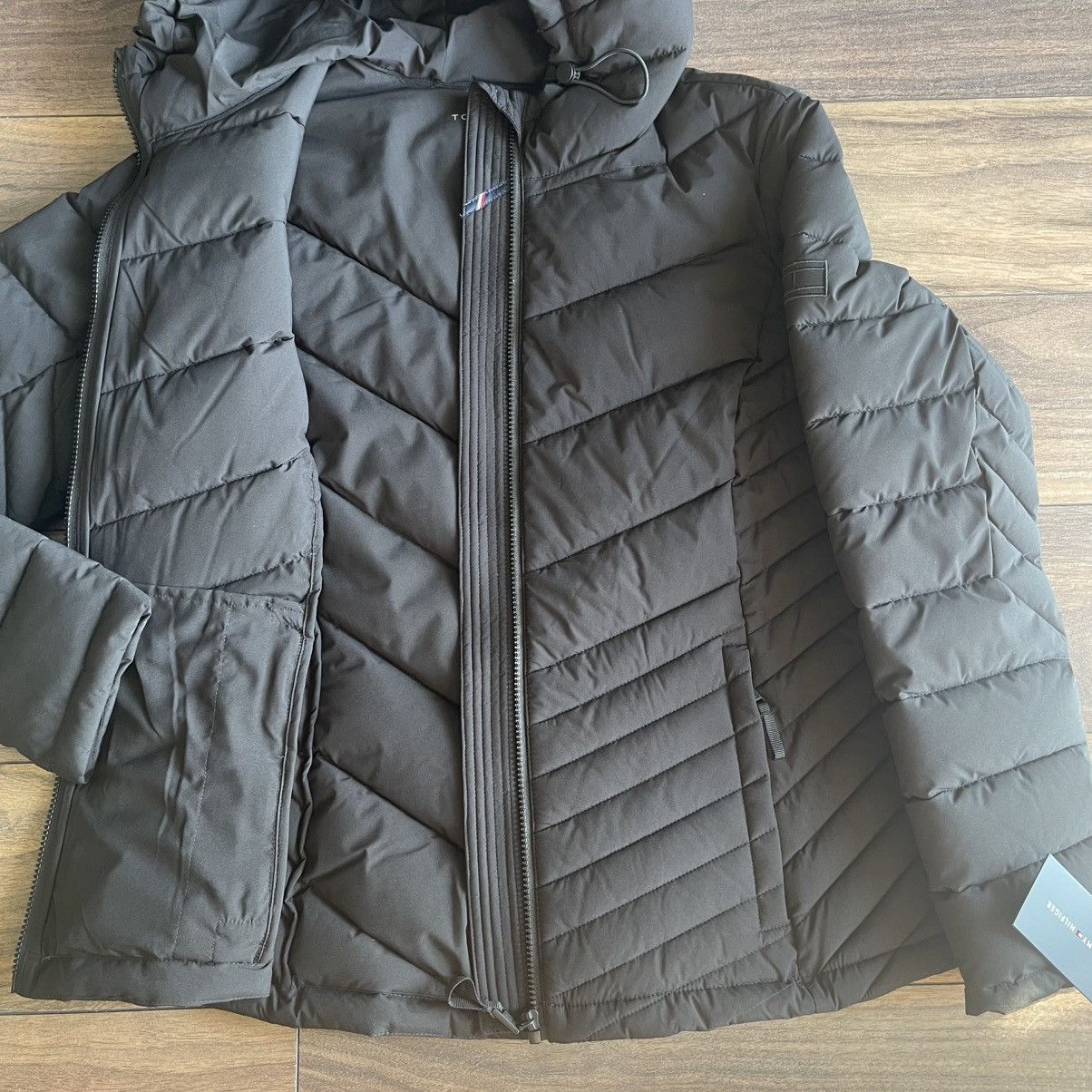 Tommy Hilfiger Tommy Hilfiger THFLEX Women’s Quilted Hooded Jacket Black. Size L / US 10 / IT 46 - 14 Thumbnail