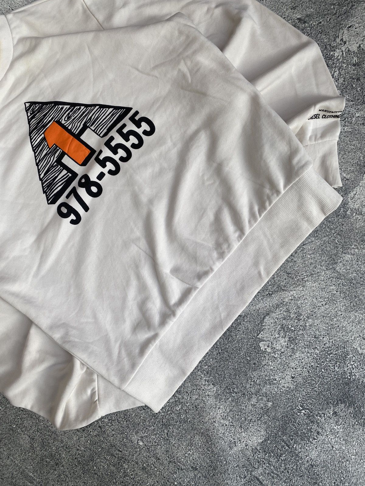 Diesel DIESEL MEN TRIANGLE LOGO SWEATSHIRT Size US XL / EU 56 / 4 - 5 Thumbnail