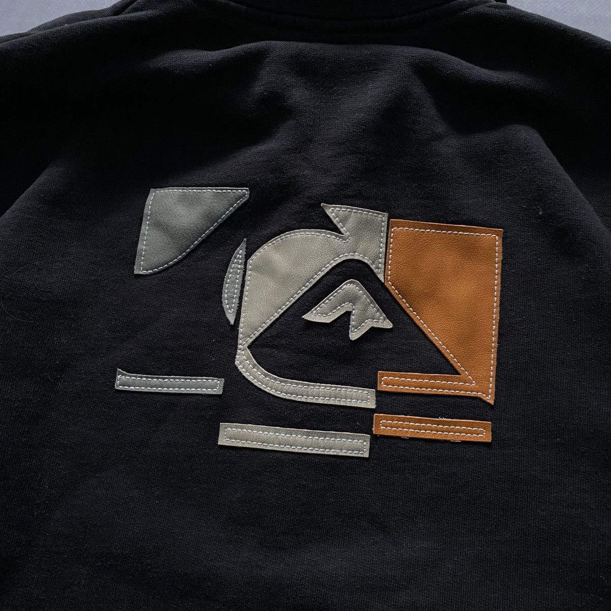Vintage Vintage Quicksilver Faded Big Logo Zip Sweatshirt Surf Size US L / EU 52-54 / 3 - 3 Thumbnail