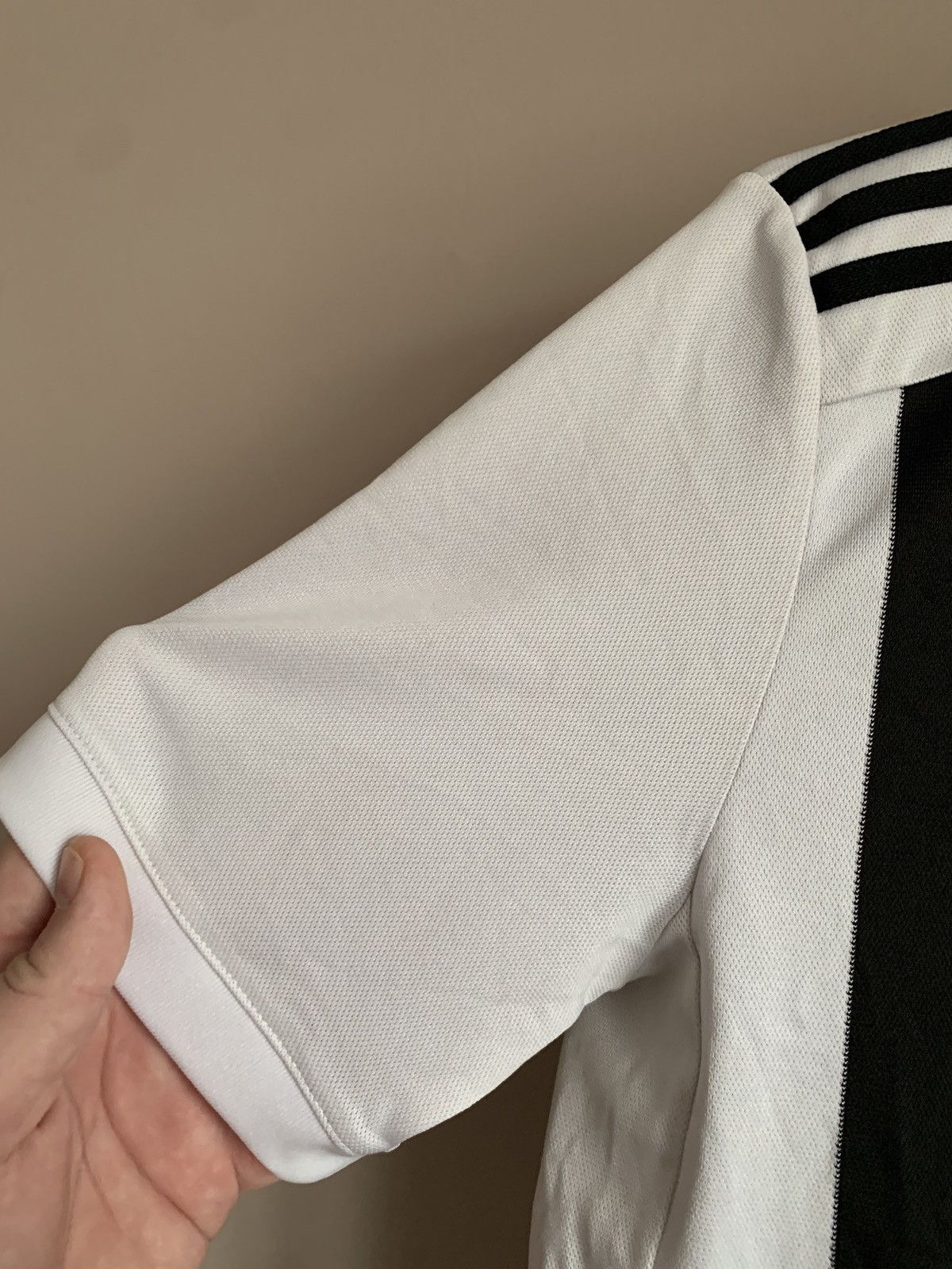 Adidas Juventus 2019 Home Football Shirt Adidas Soccer Jersey Sz S Size US S / EU 44-46 / 1 - 5 Thumbnail