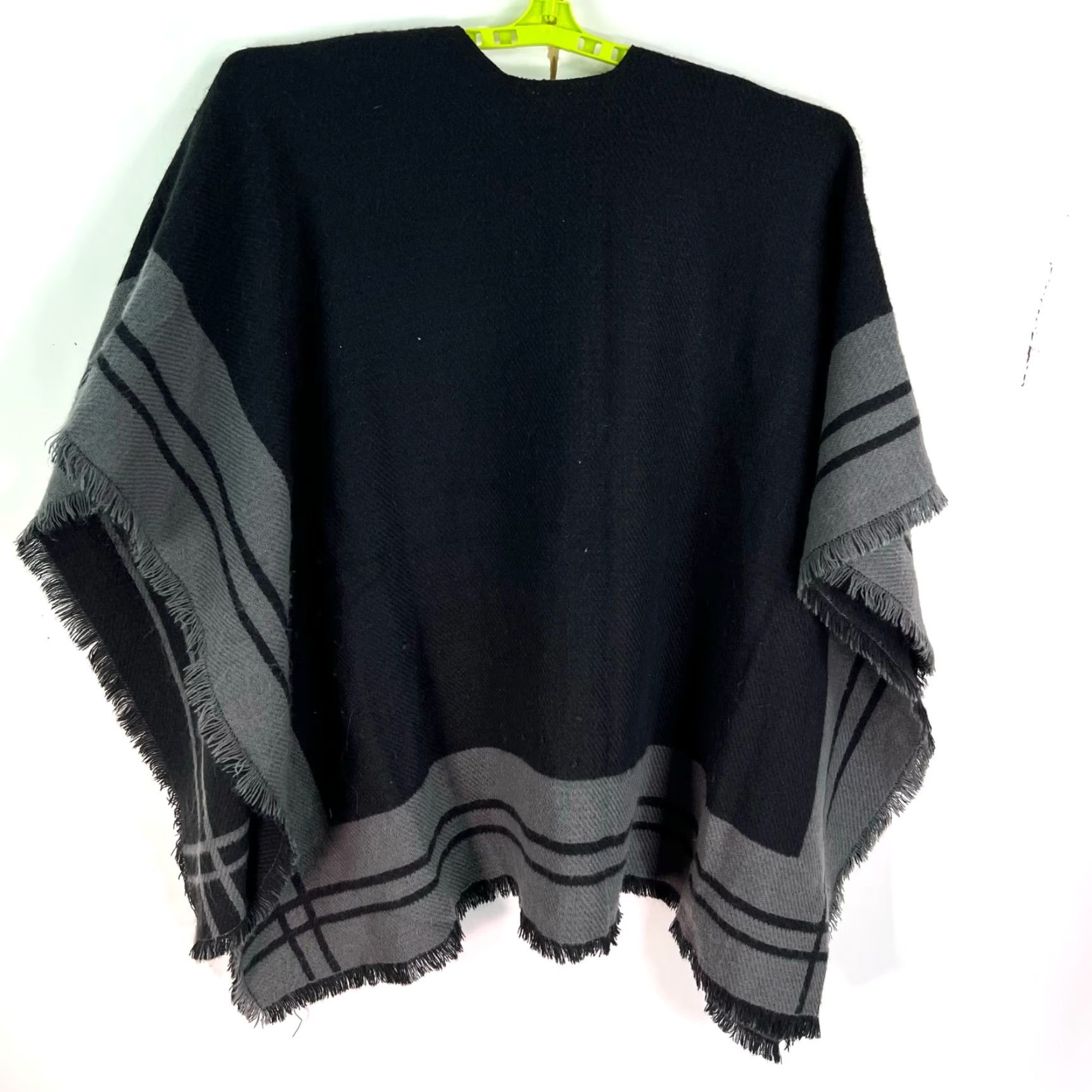 Vintage Geometric Black Cat Poncho Shrug Women Large Gray Acrylic Wool Blend Fringed 80s Size ONE SIZE - 6 Thumbnail