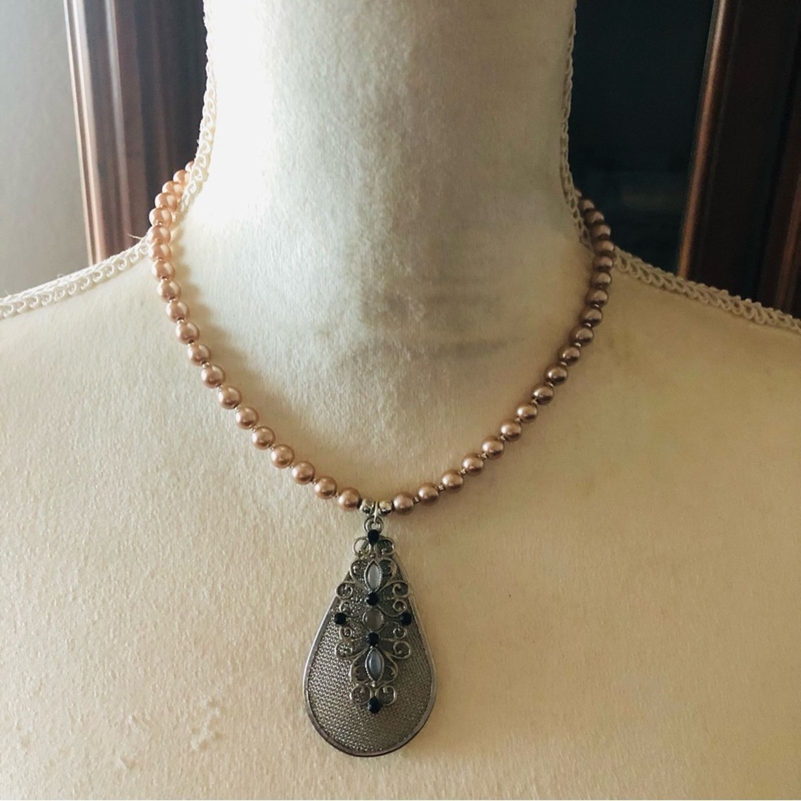Handmade Handcrafted repurpose stone filigree Pearl necklace Size ONE SIZE - 2 Thumbnail