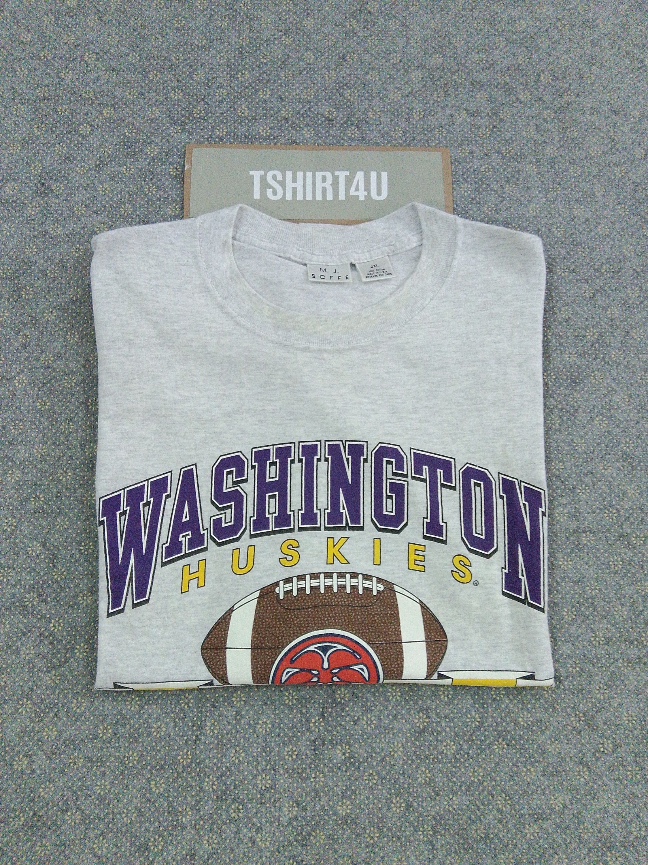 NCAA VTG 1999 WASHINGTON HUSKIES HOLIDAY BOWL TEE – 2XL USA MADE Size US XXL / EU 58 / 5 - 9 Thumbnail