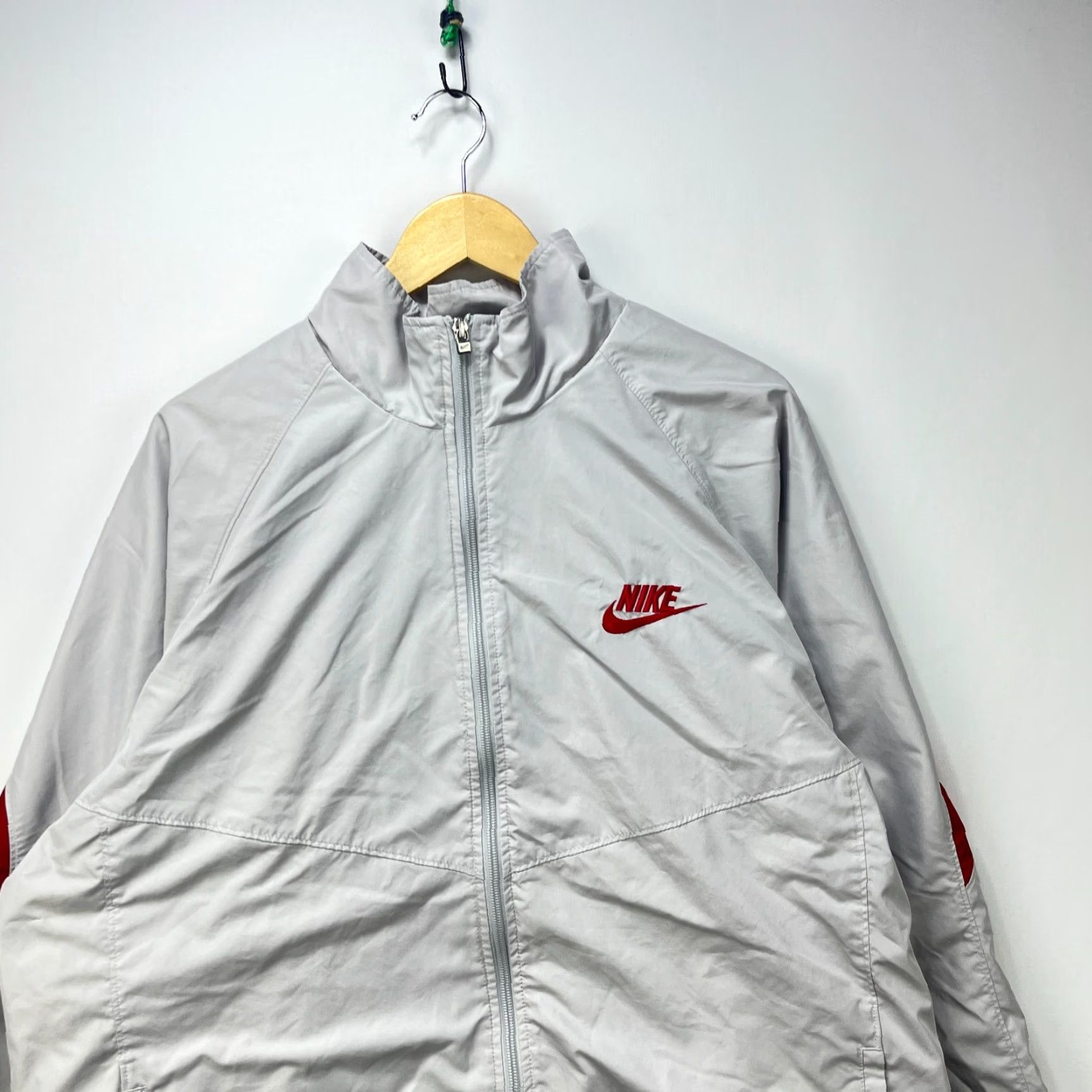 Nike VINTAGE Nike Windbreaker Jacket XL Gray Swoosh Men Long Sleeve Polyester Activewear Size US XL / EU 56 / 4 - 2 Thumbnail