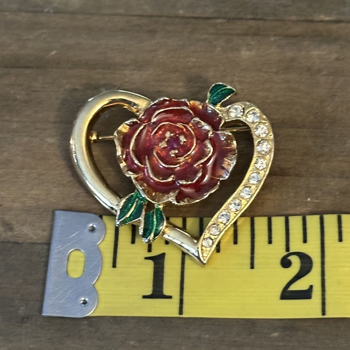 Vintage Vintage rhinestone open heart with red rose brooch Size ONE SIZE - 3 Thumbnail