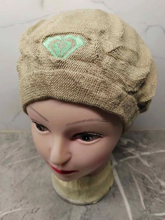 Quicksilver Vintage Roxy Snowcap Beanie Size ONE SIZE - 1 Thumbnail