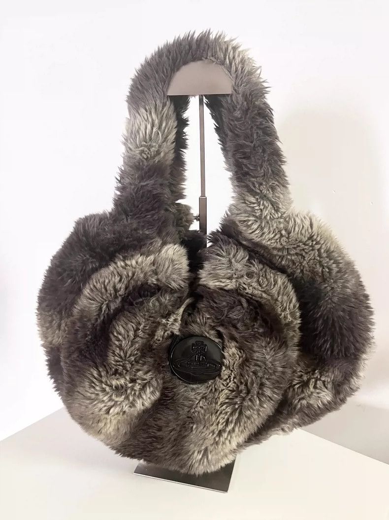 Vivienne Westwood Vivienne Westwood Brown grey Saturn logo button round fur Size ONE SIZE - 1 Thumbnail