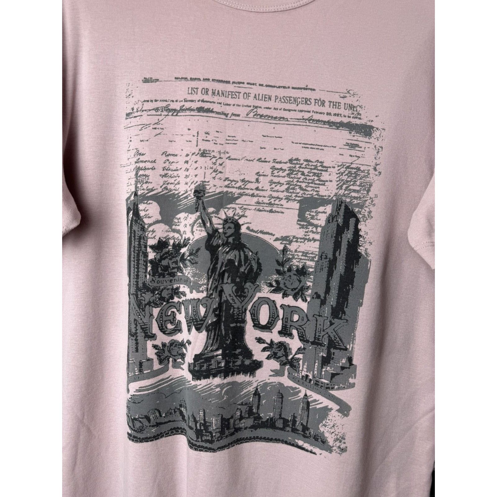 Hugo Boss 00’s Vintage Hugo Boss New York T Shirt Statue Of Liberty Size US XL / EU 56 / 4 - 2 Thumbnail