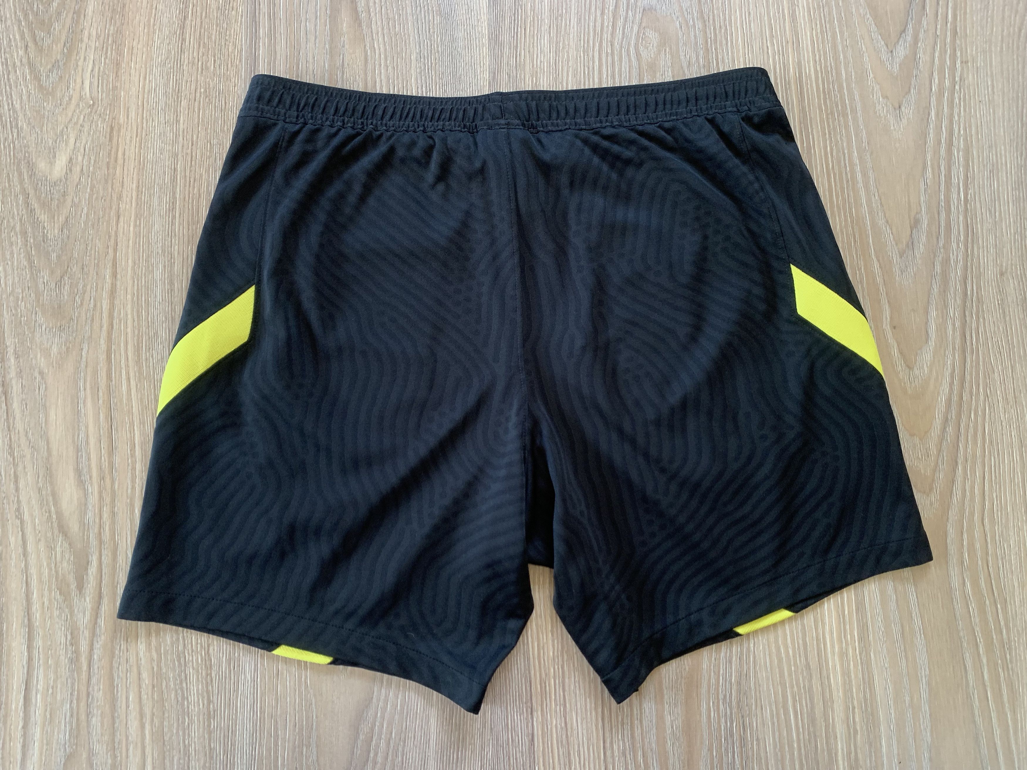 Nike Nike Mens China National Football Team Association Shorts Size US 40 / EU 56 - 4 Thumbnail