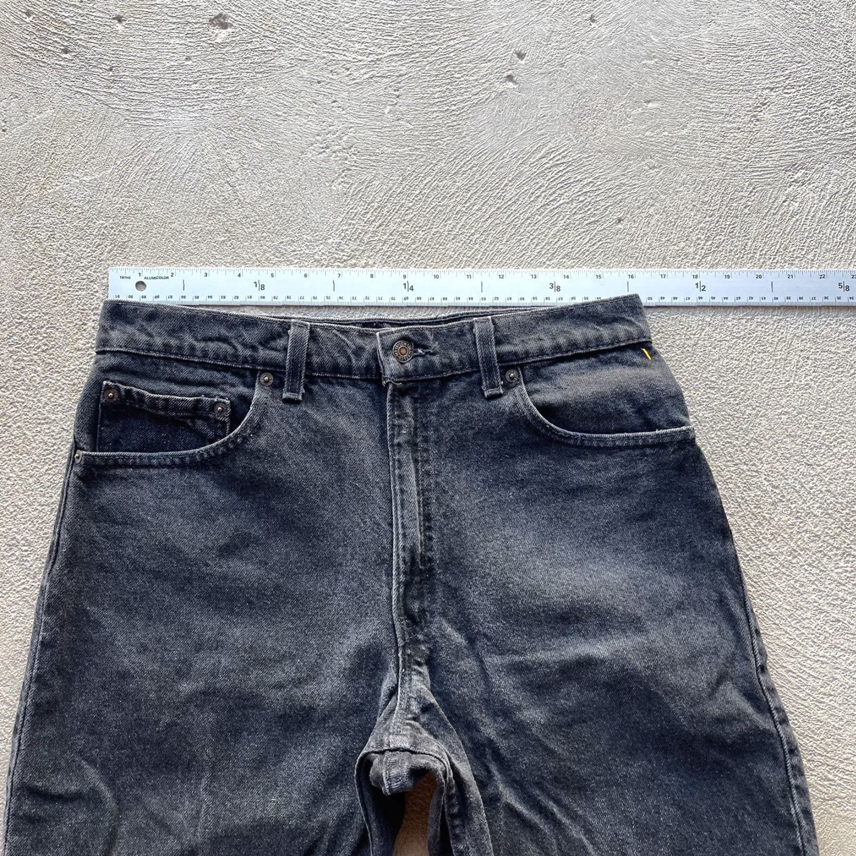 Levi's VINTAGE Levi's Jeans Mens 32x32 550 Relaxed Straight Denim Black 90s Logo Embroidered Mens American Western 32 Regular Men Size US 32 / EU 48 - 7 Thumbnail