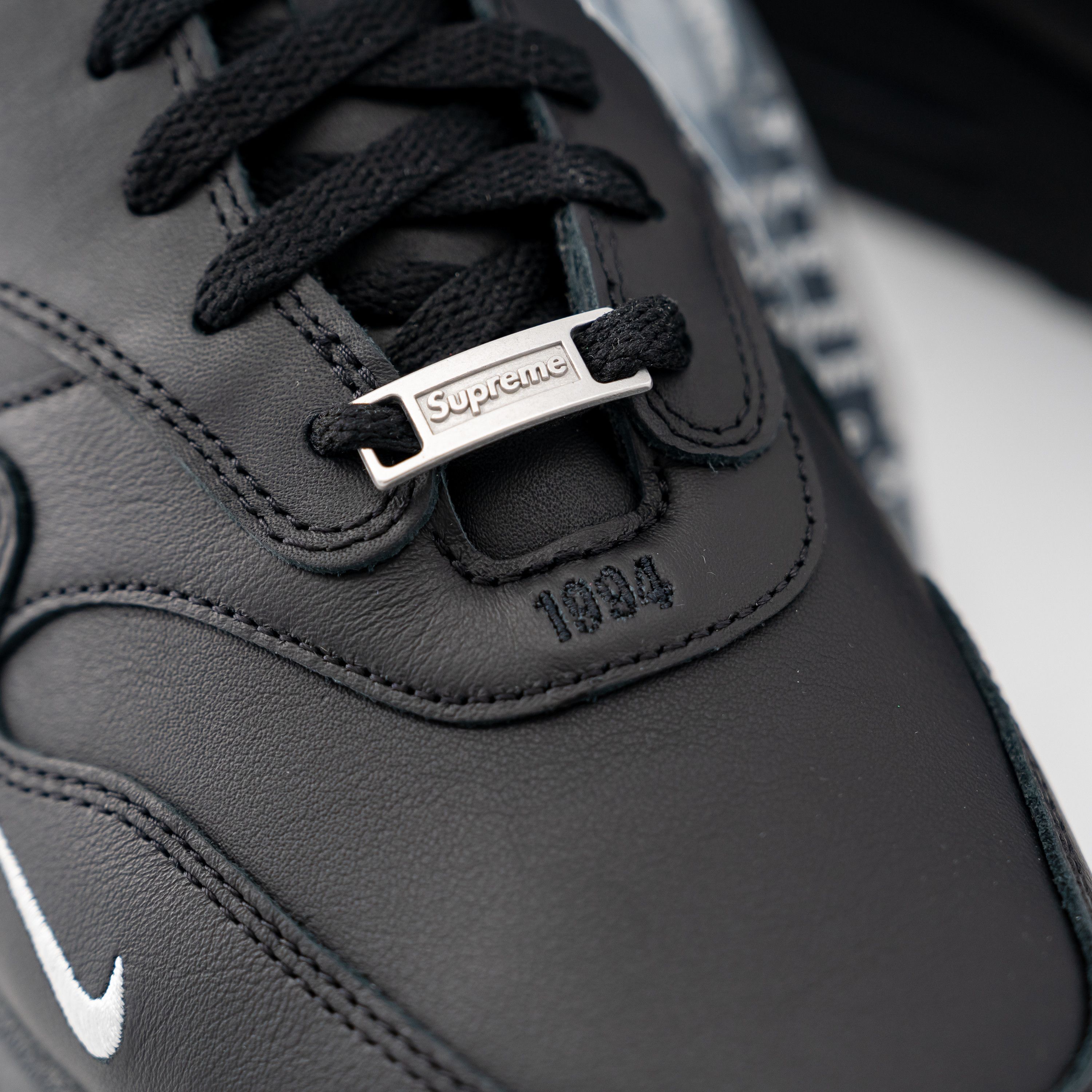 Nike 13 - Nike Supreme x Air Max 1 '87 SP Black White HF8813 001 Size US 13 / EU 46 - 8 Thumbnail