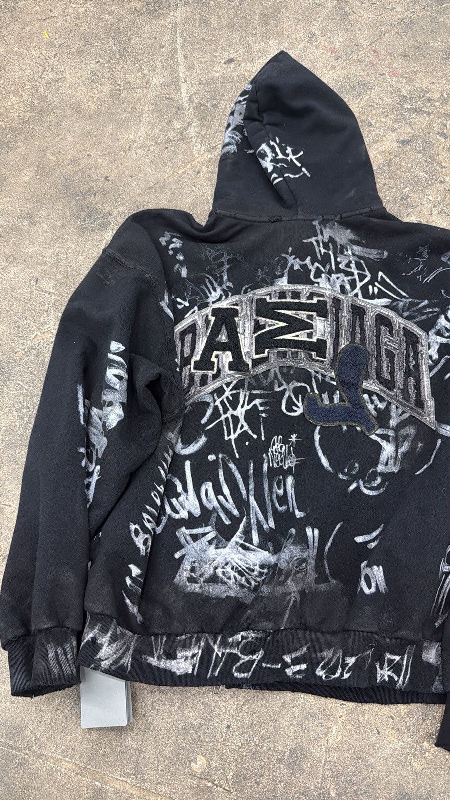 Balenciaga Balenciaga Black Graffiti Skater Zipup Size US XS / EU 42 / 0 - 12 Thumbnail