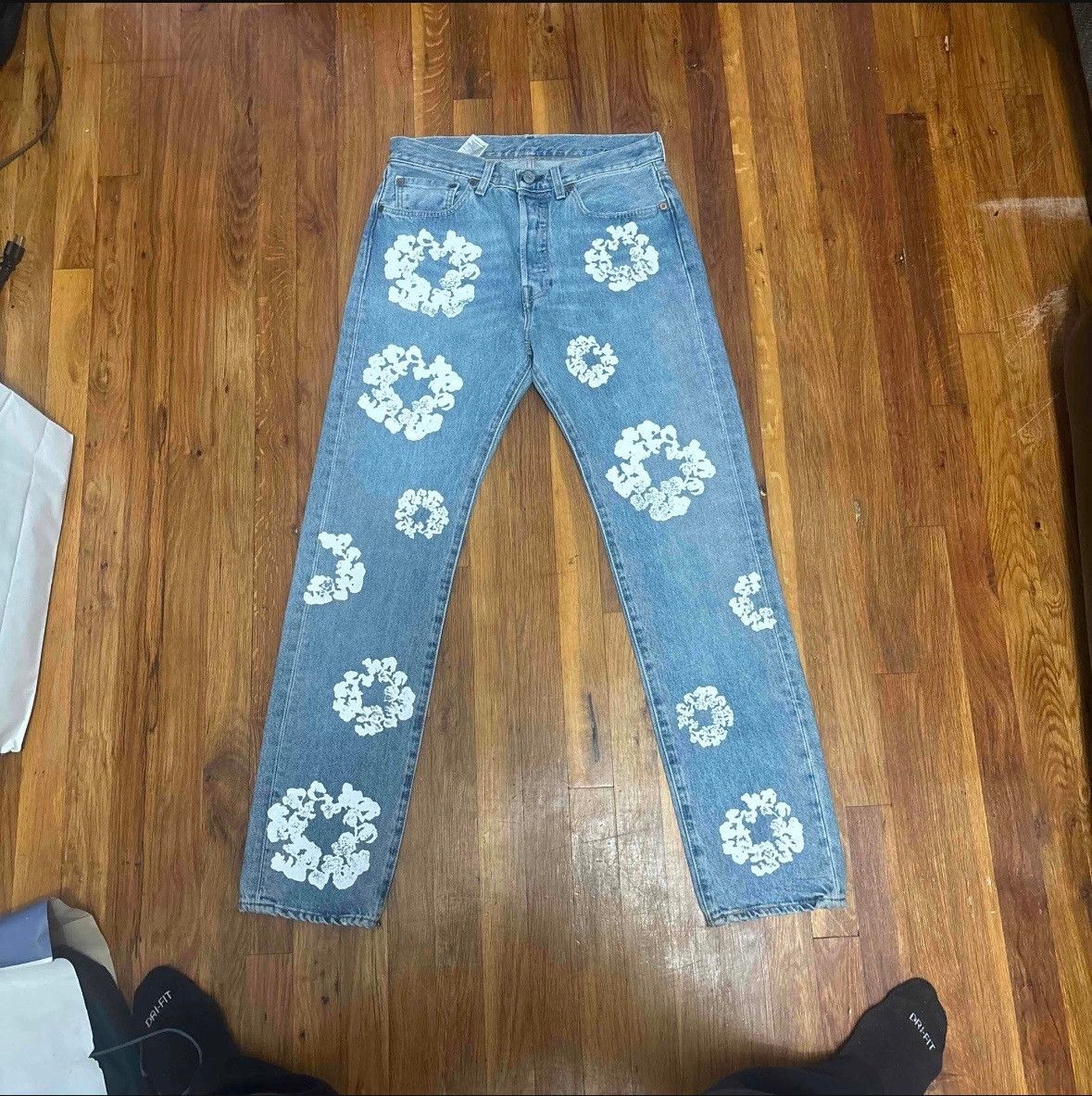 denim tears LEVI’S   Light Wash 34×34 The Cotton Wreath Jean Light Wash