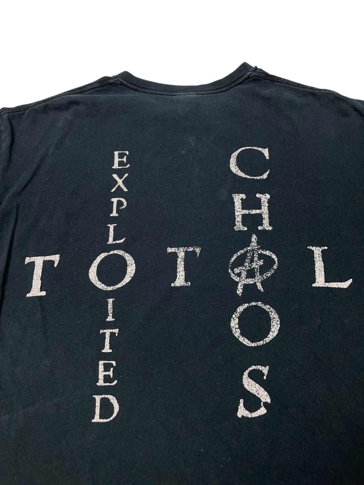 Band Tees Vintage 00s The Exploited Total Chaos Distressed T-shirt Size US L / EU 52-54 / 3 - 10 Thumbnail