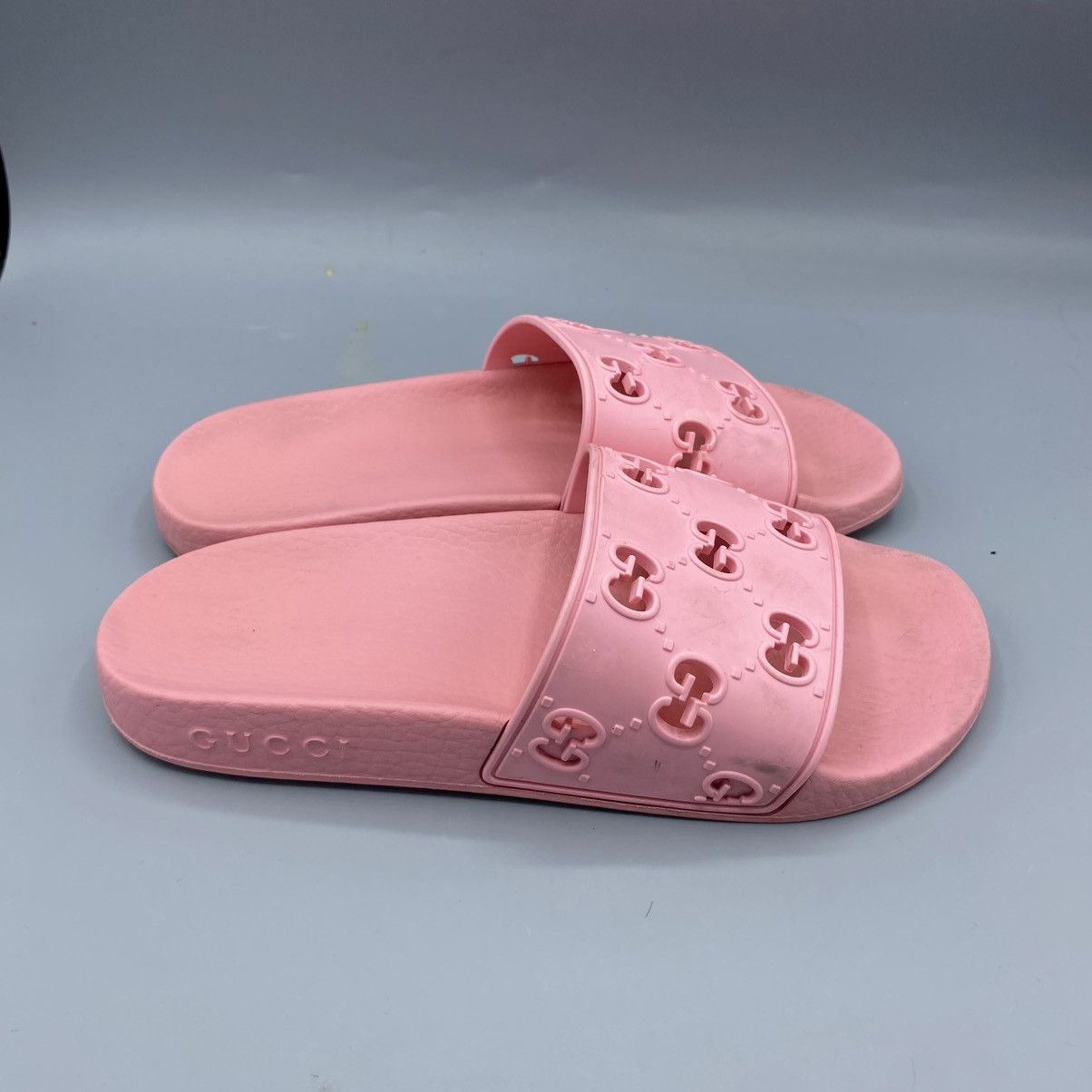 Gucci Gucci Rose Pink Rubber GG Logo Slide Authentic36 5.5/6 Size US 5.5 / IT 35.5 - 1 Thumbnail