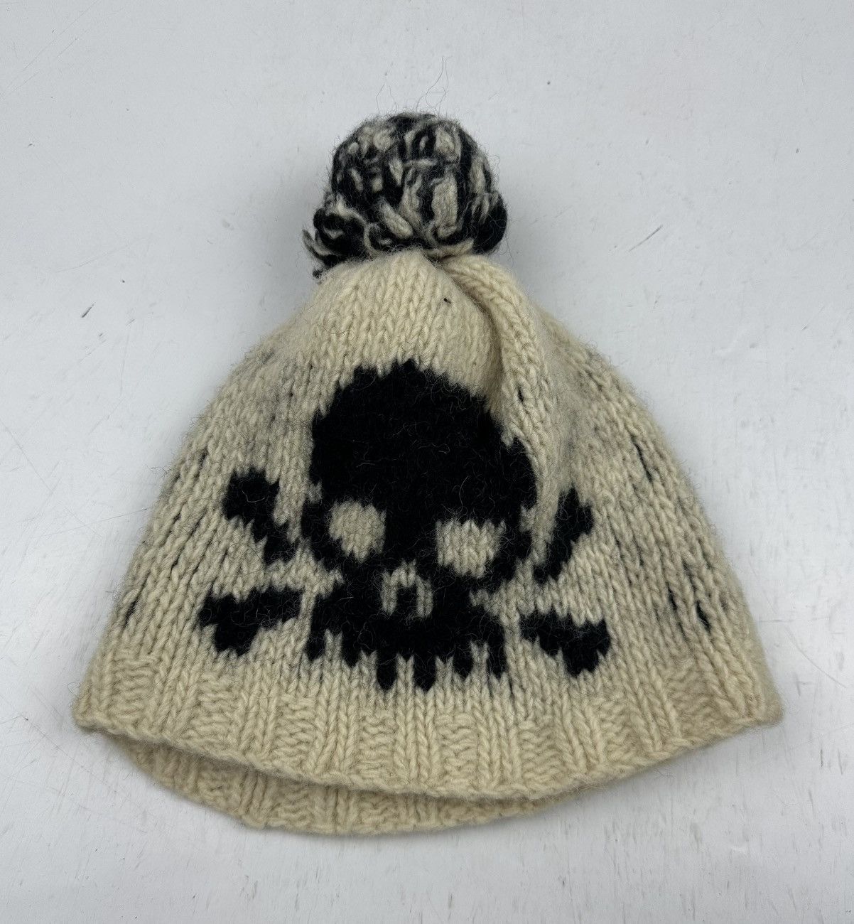 Japanese Brand SKULLS BEANIE HAT - TC 26 Size ONE SIZE - 3 Thumbnail