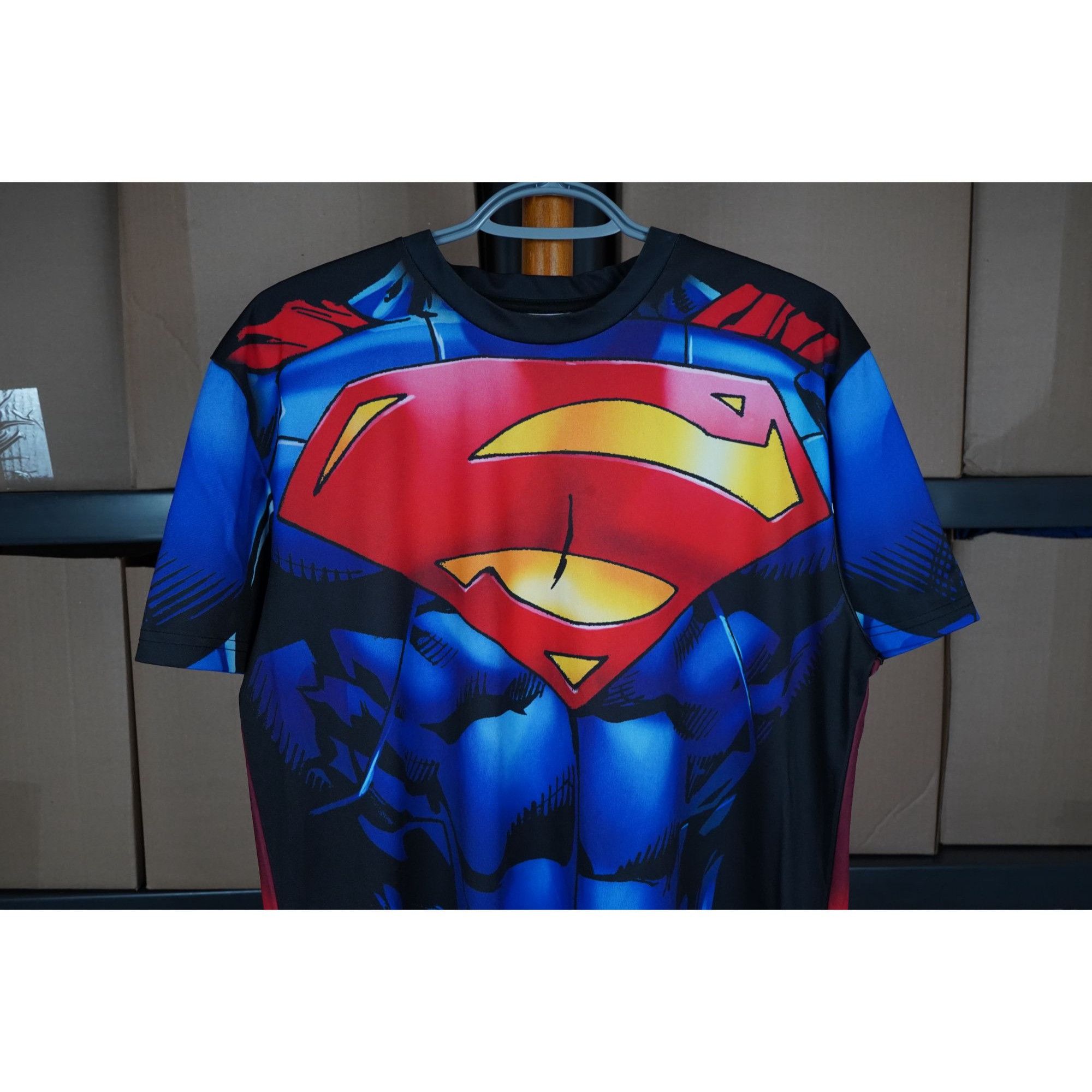 DC Comics DC Comics Superman Sports Tshirt Men's L #307 Size US L / EU 52-54 / 3 - 3 Thumbnail
