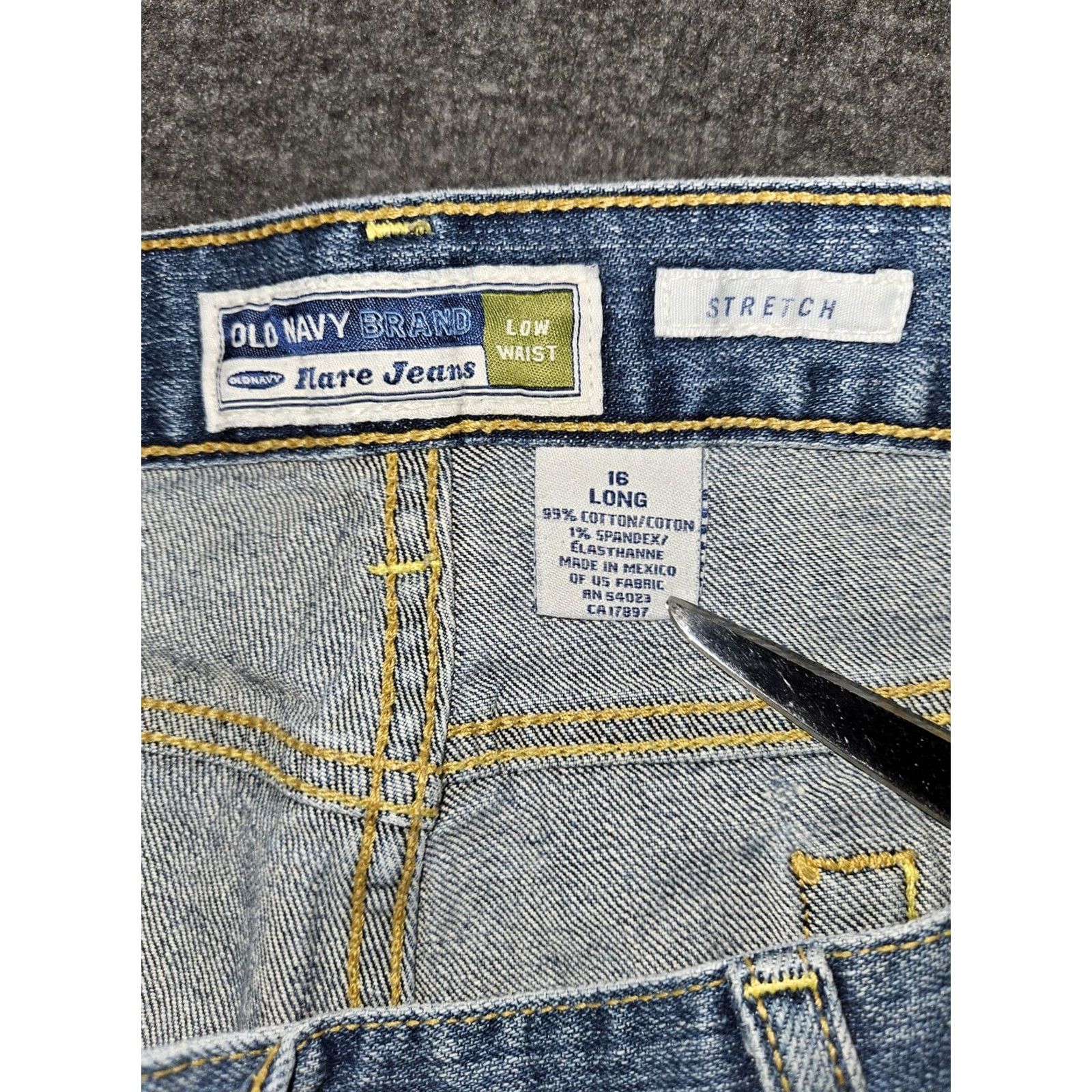 Old Navy VINTAGE Old Navy Jeans Flare 16 Tall Blue Denim 90s Bohemian Preppy Women's Long Inseam 33.5 in Distressed Logo Logo Denim Spandex Cotton Size 38" / US 16 / IT 52 - 2 Thumbnail