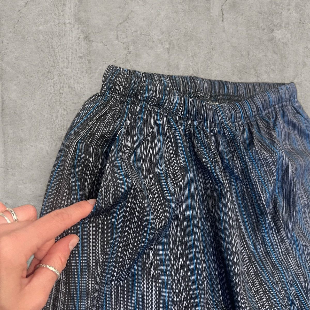 Japanese Brand Relaxed fit baggy trousers in navy w/ white stripes. Size M Size US 32 / EU 48 - 2 Thumbnail