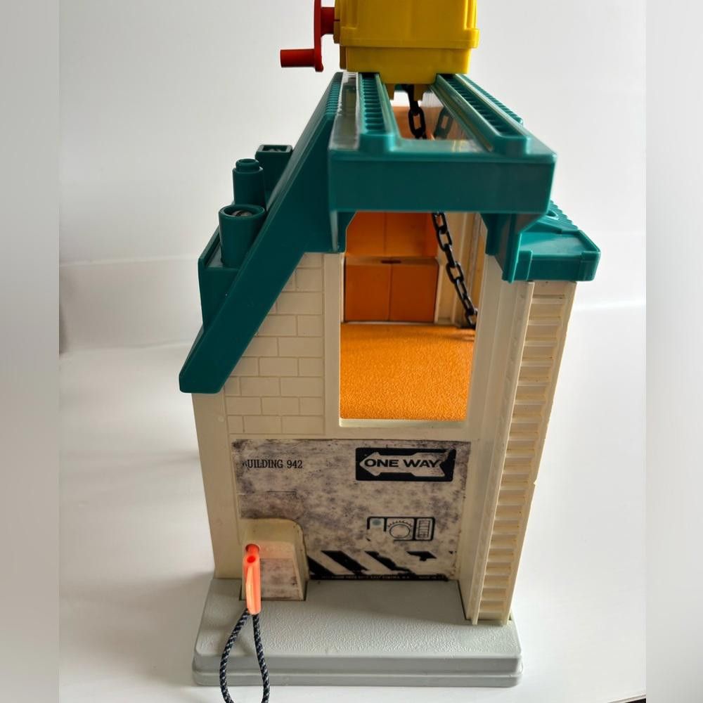 Designer Vintage 1976 Fisher Price Toys 942 Play Family Lift & Load Size ONE SIZE - 4 Thumbnail