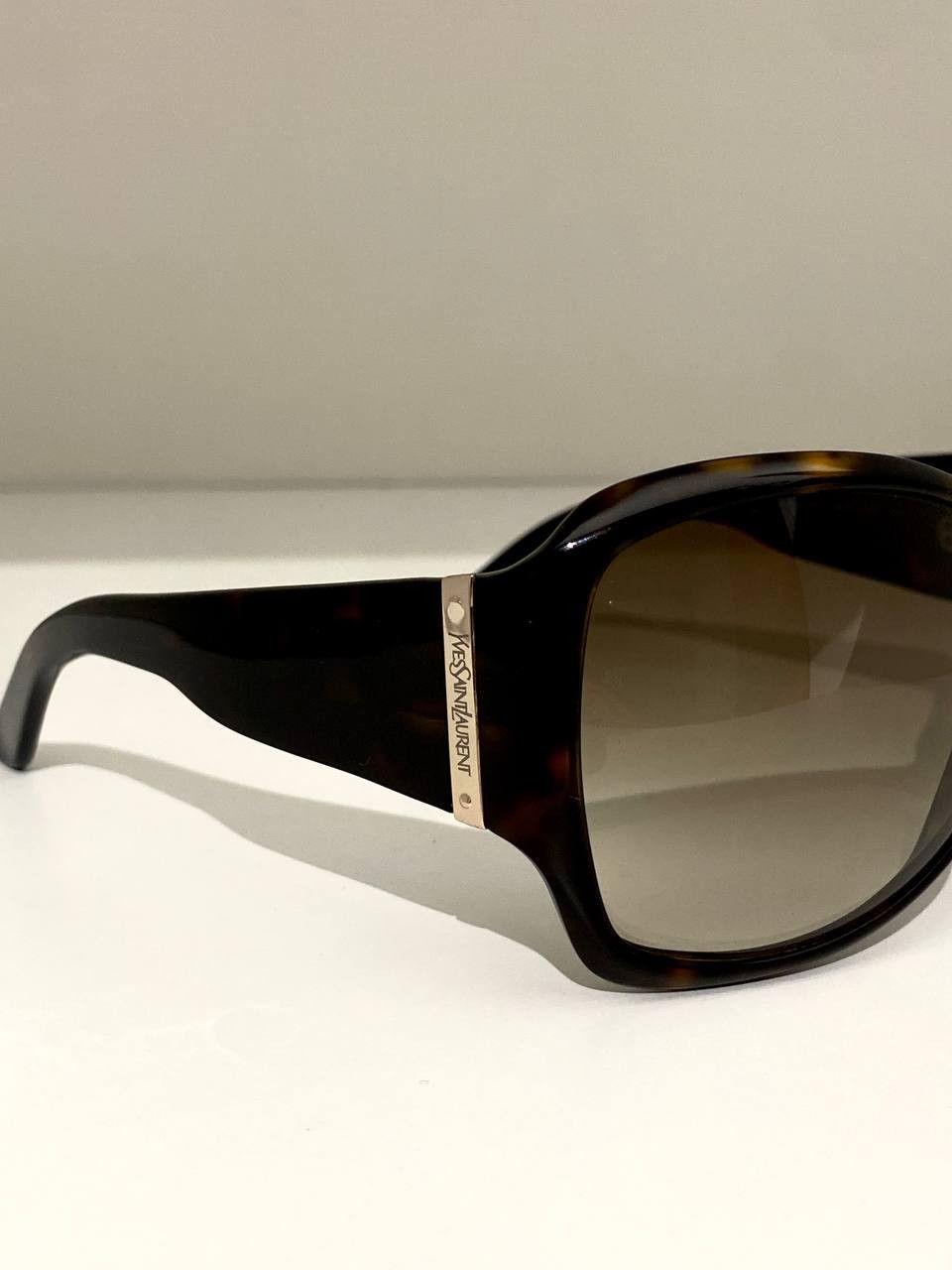 Yves Saint Laurent Yves Saint Laurent YSL Logo Oval Oversized Sunglasses Y2K Size ONE SIZE - 4 Thumbnail
