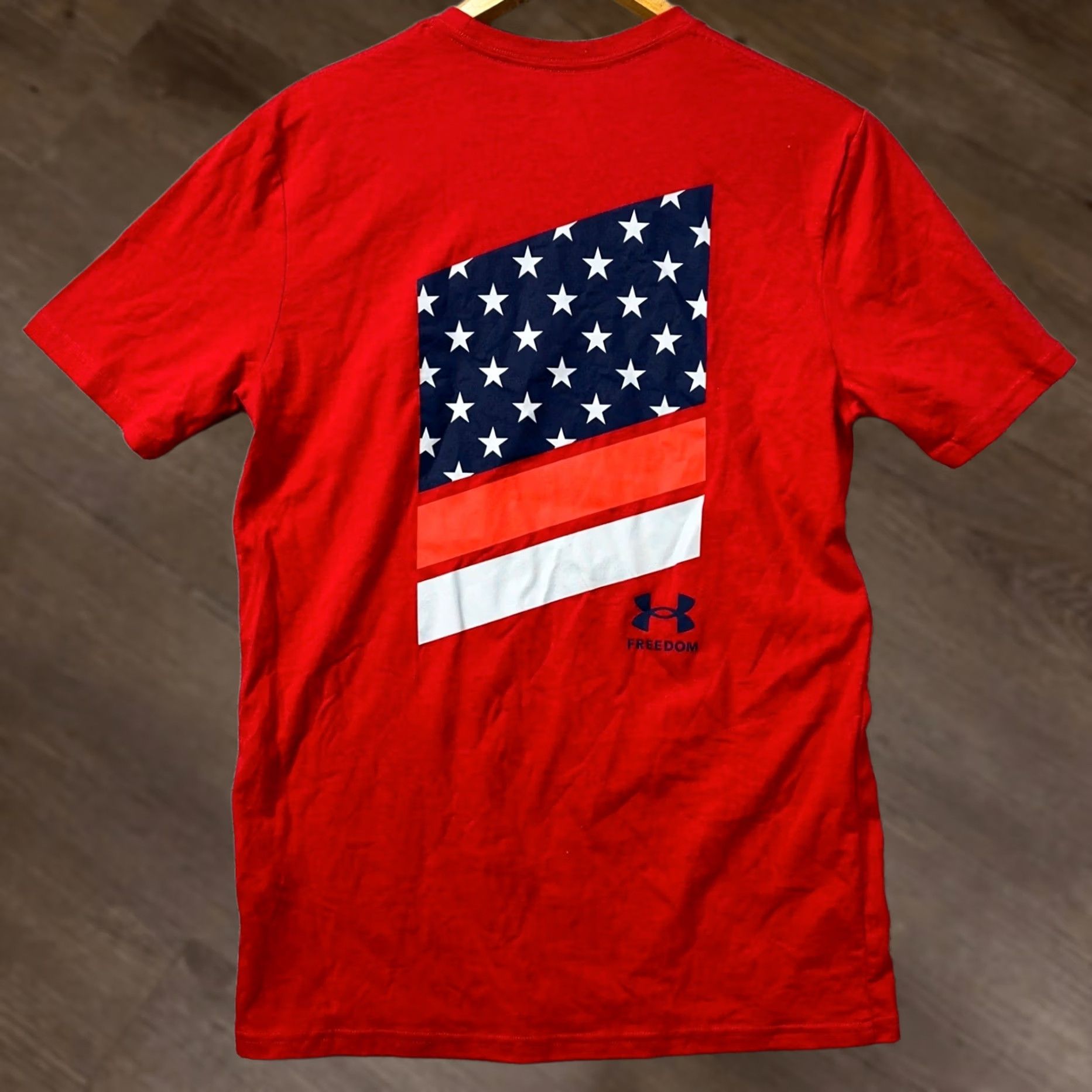 Under Armour Under Armour Crew Neck T-Shirt Graphic Print FreedoM Red USA Flag Men’s Medium Distinctive Logo Casual Shirt Size US M / EU 48-50 / 2 - 1 Thumbnail